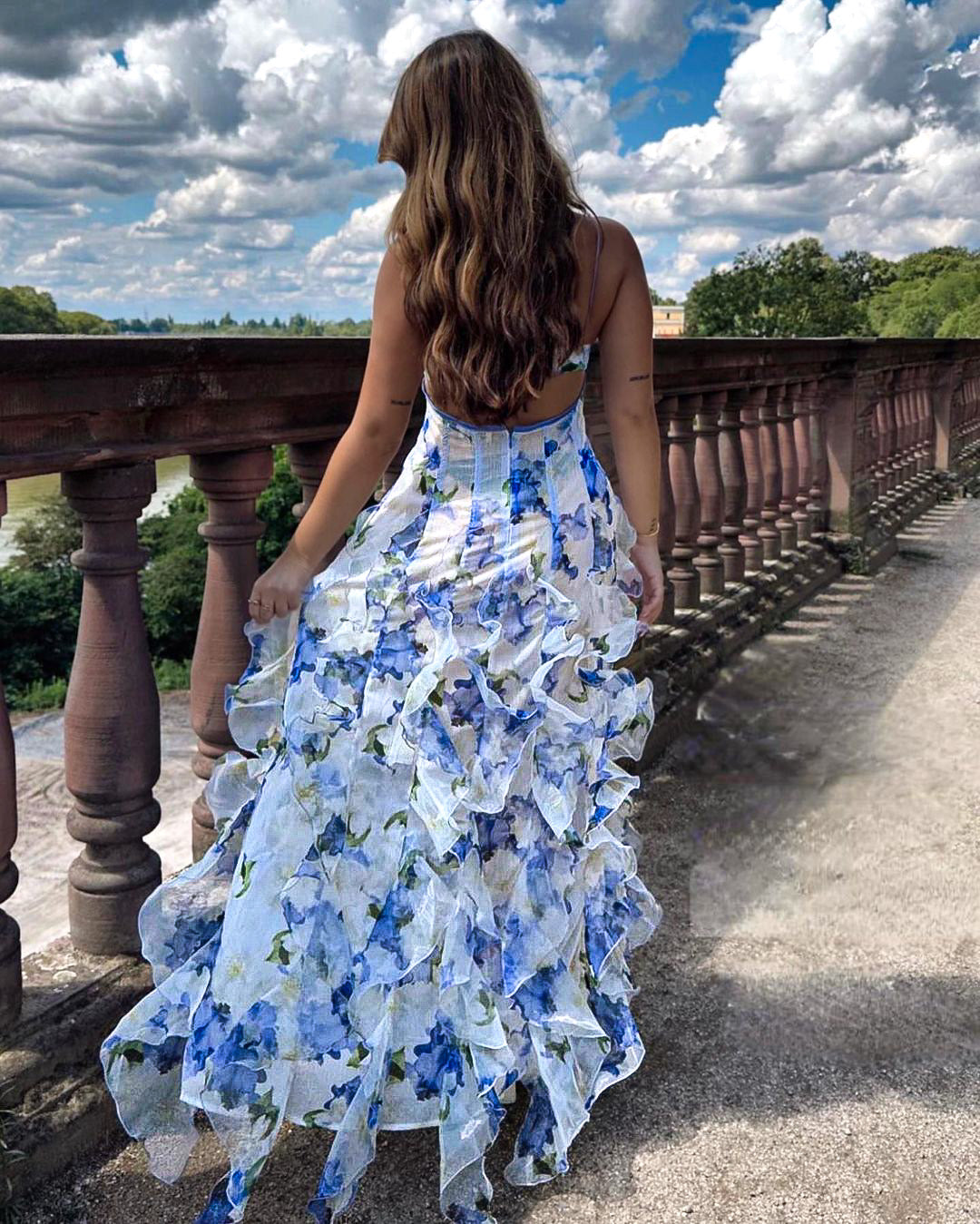 Vestido Floral Romántico con Tirantes Finos