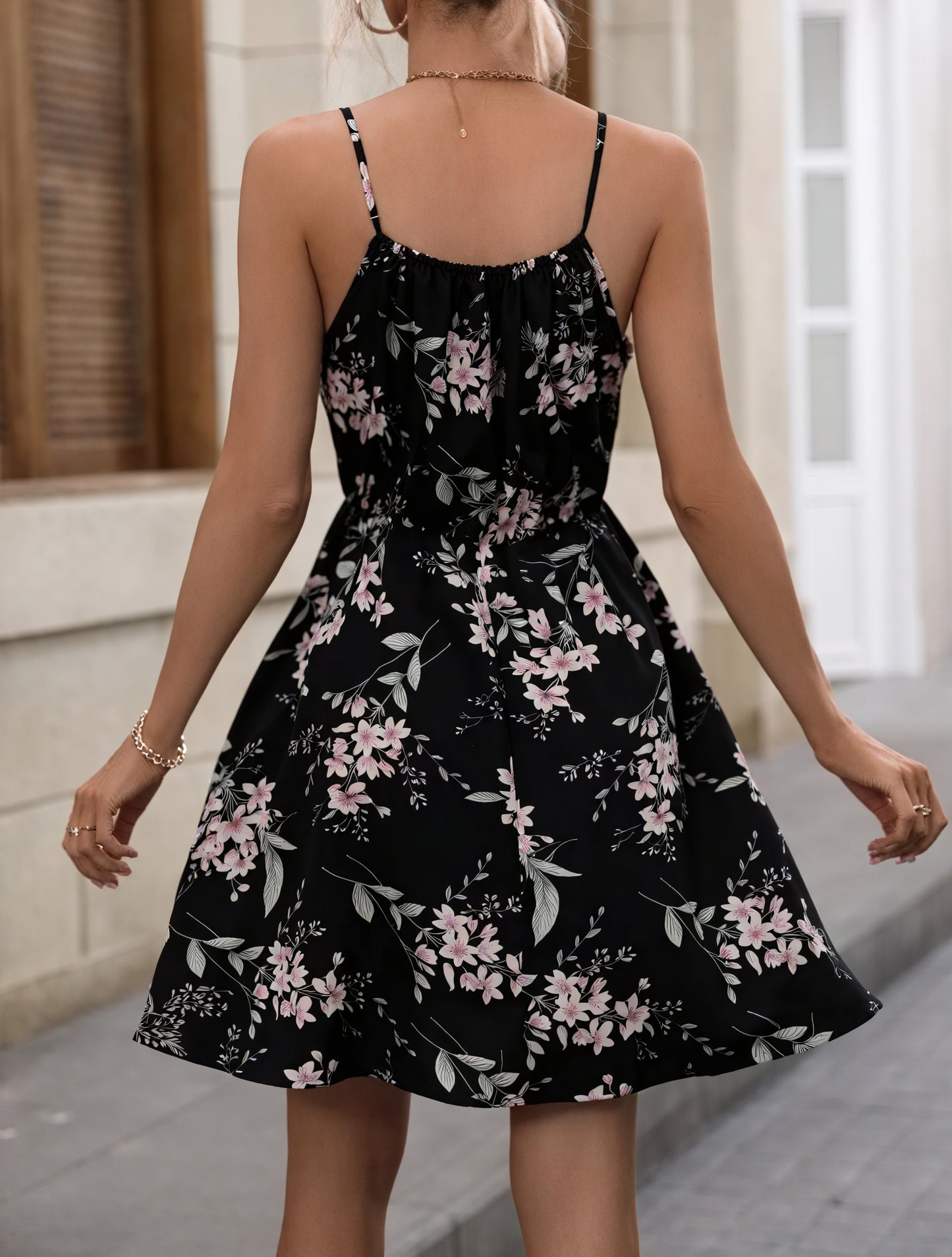 Vestido Estampado Floral con Detalle de Lazo