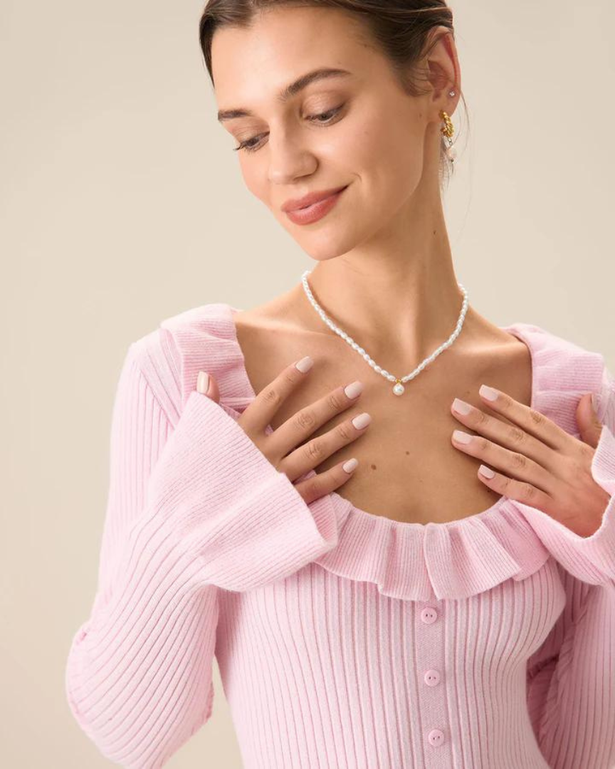 Prenda Midi con Encanto Romántico y Detalles Delicados