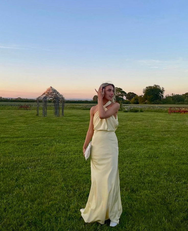 Vela Official Vestido Maxi Halter Satinado Elegante – Silueta Fluida-83281-8b9eeda0-0640-4fb9-ba98-7ecc765d626e