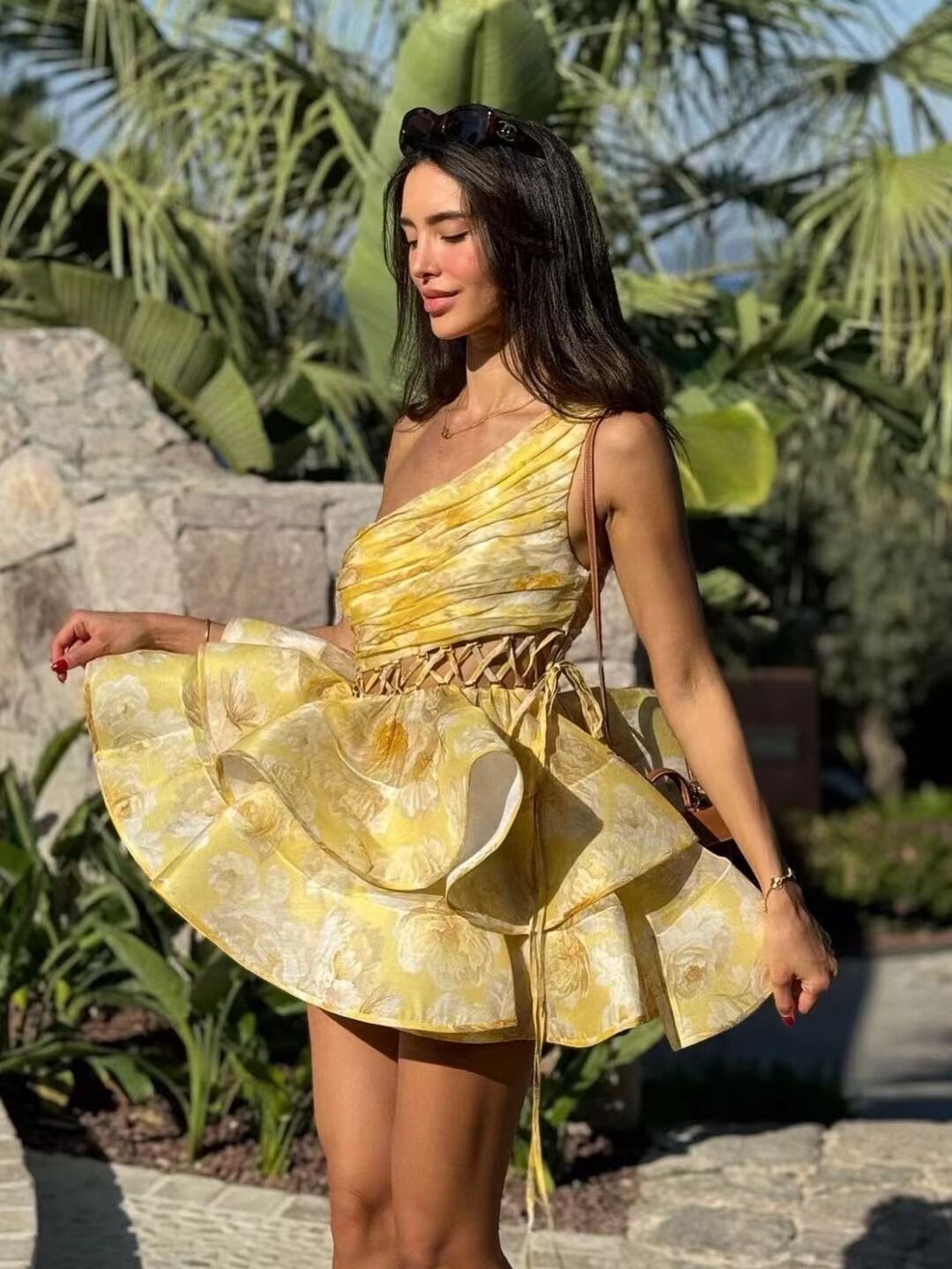 Vestido Asimétrico para Mujer – Estampado Floral, Un Hombro, Falda con Volantes-83680-d42e66dd-3d9f-432e-b817-cb1c253e1d36