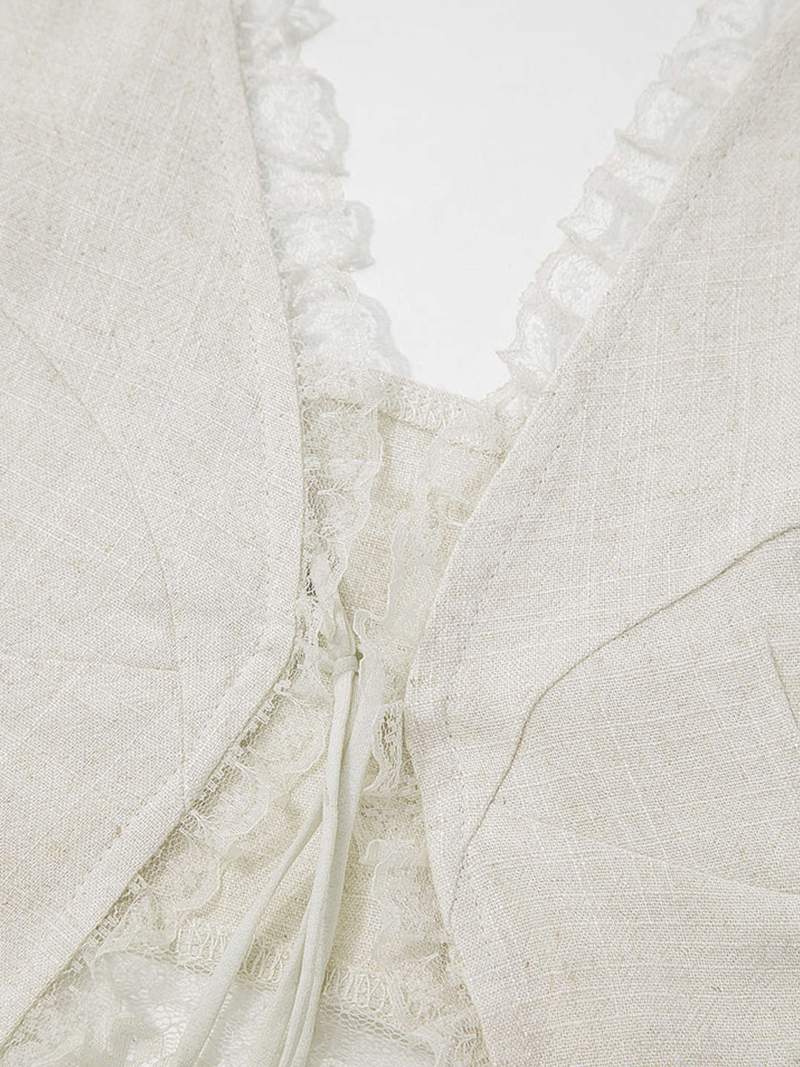 Top Detalle Encaje y Lazos