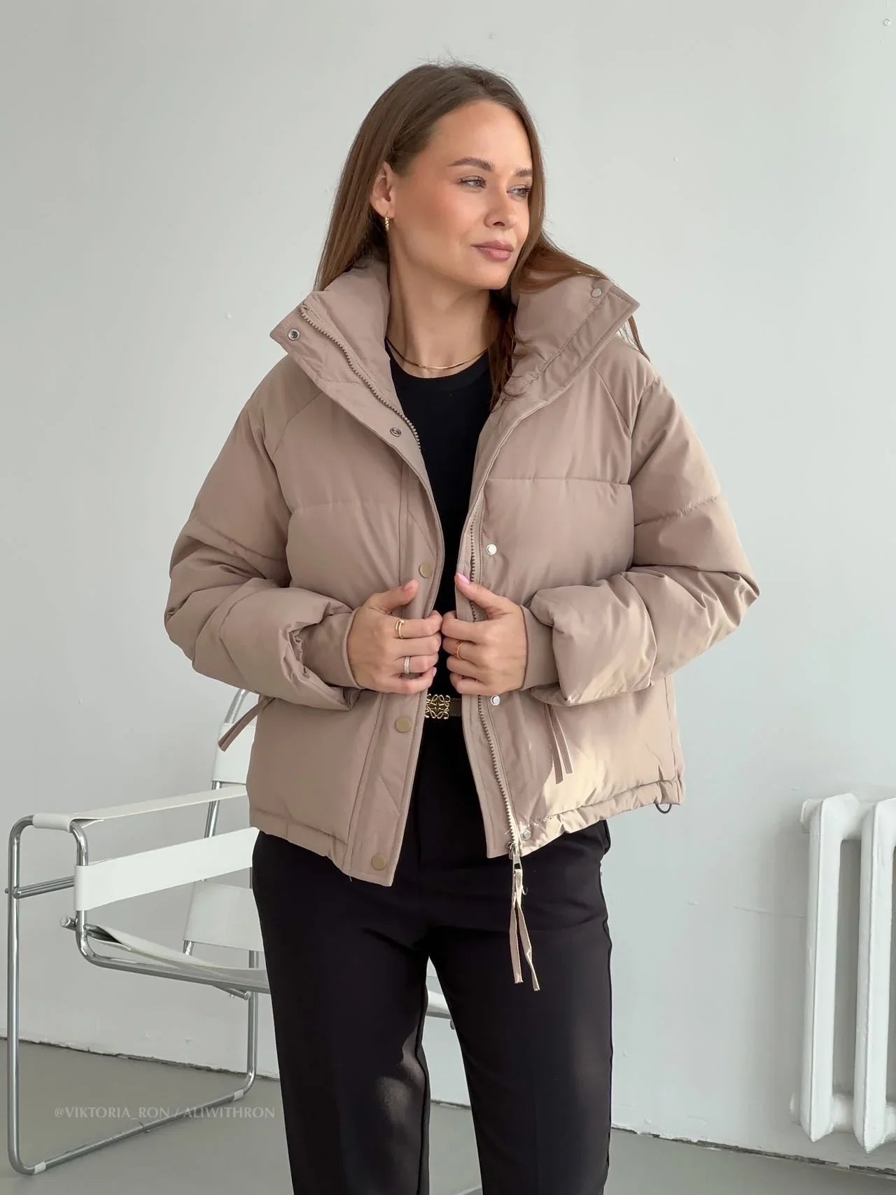 Chaqueta Puffer Corta Mujer – Acolchada, Cuello Alto, Resistente al Agua, Casual-65207-0389de45-debf-48c5-b205-459bdf717965