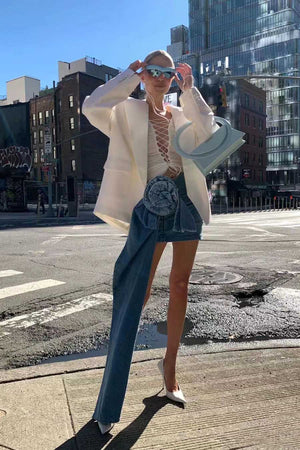 Falda Denim Asimétrica con Flor Esculpida