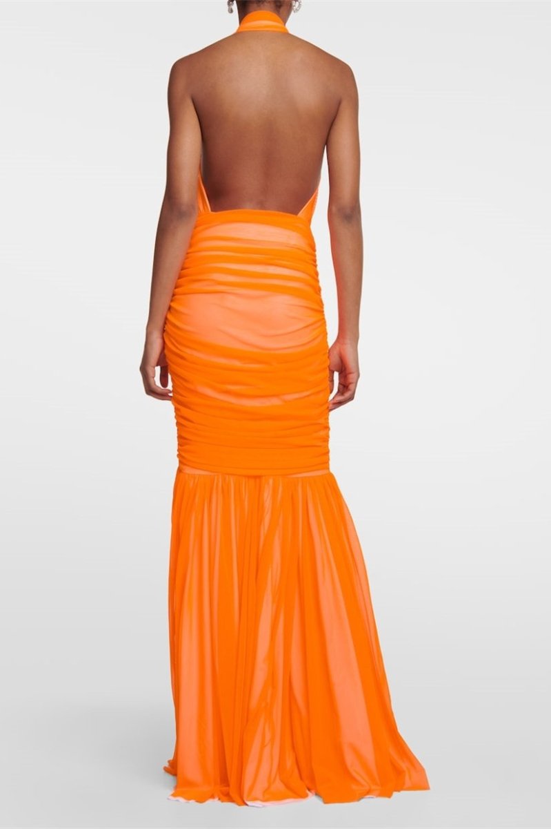 Vestido Halter con Abertura y Falda Plisada