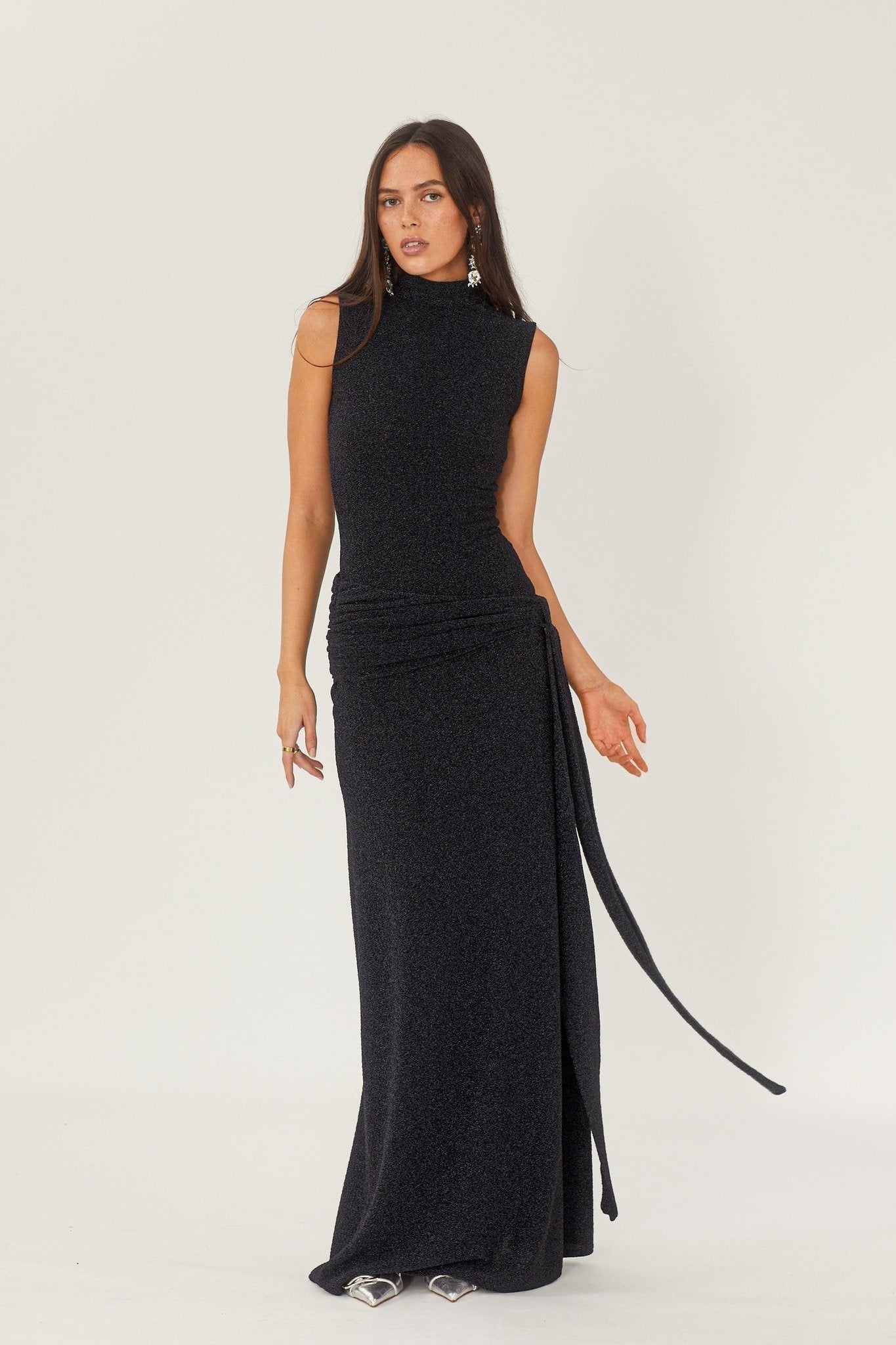 Vestido Largo Elegante con Cinturón