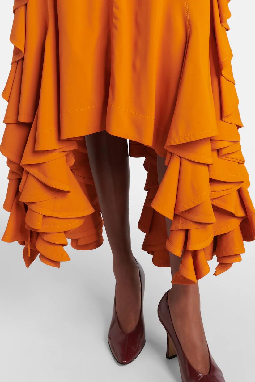 Vestido Moderno con Volantes Asimétricos