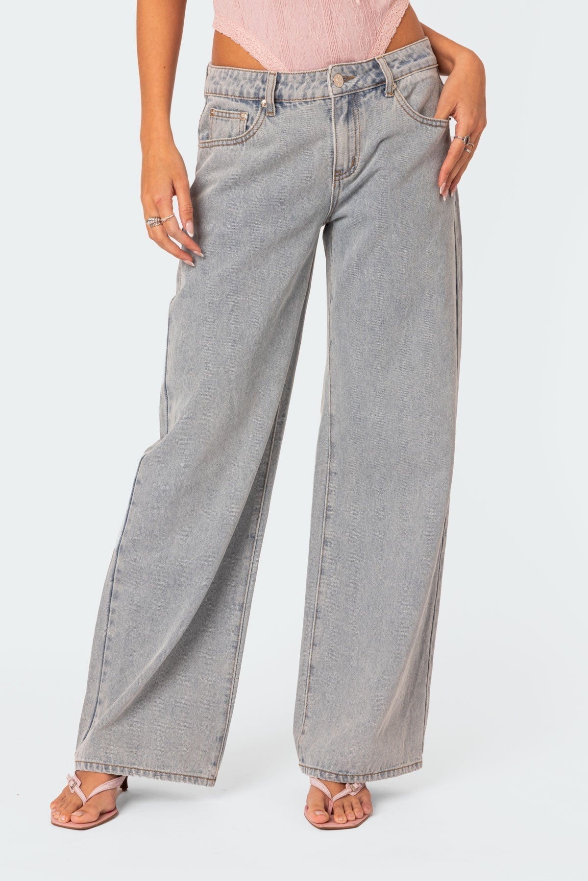 Jeans de Mujer Lavado Claro con Lazos Bordados, Pierna Ancha-83512-4d9927a2-e76e-4e90-9951-53a21ca16254