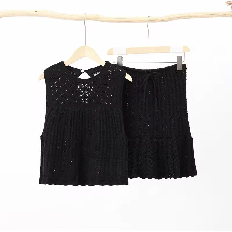 Conjunto Tejido: Top Calado y Falda A-Línea