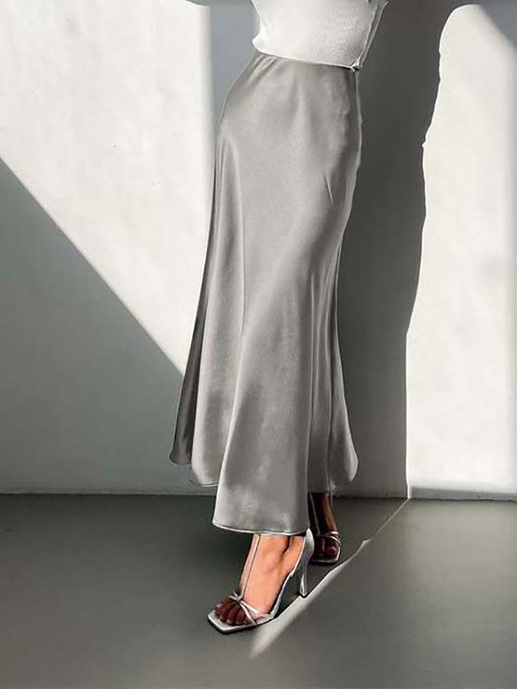 Falda Midi Fluida de Diseño Minimalista