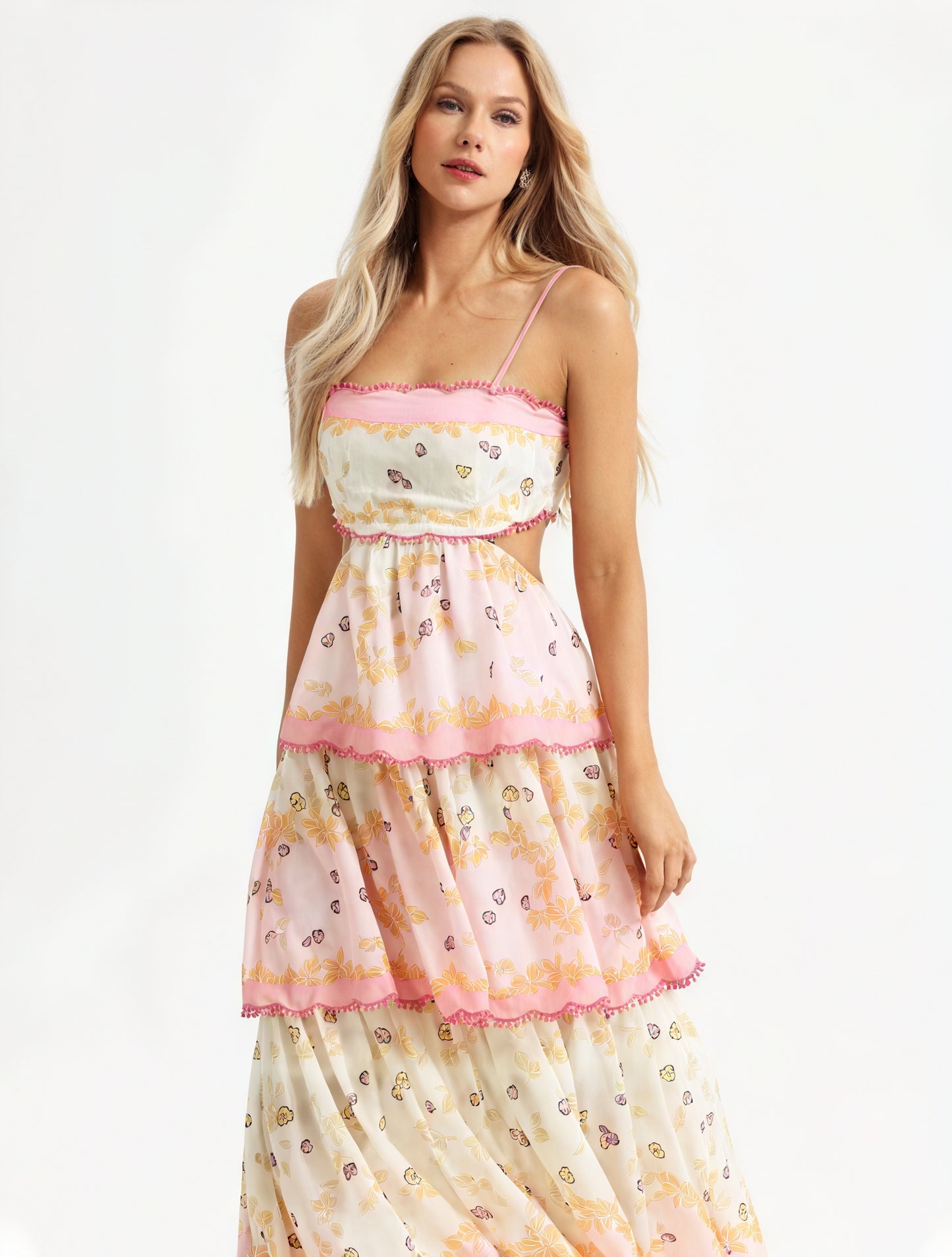 Vestido Floral Escalonado con Detalles Cut-Out