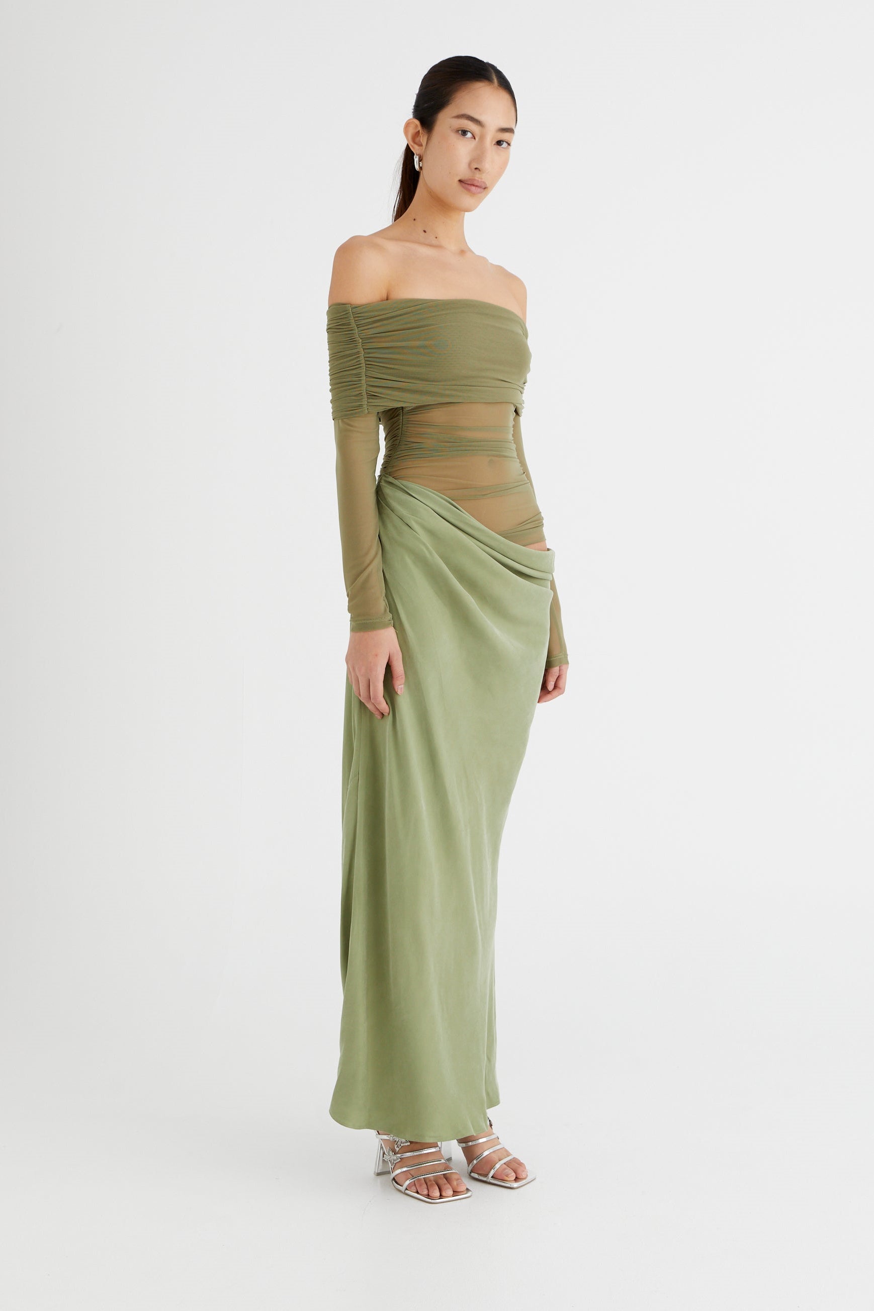 Vestido Sofisticado con Detalles Cut-Out