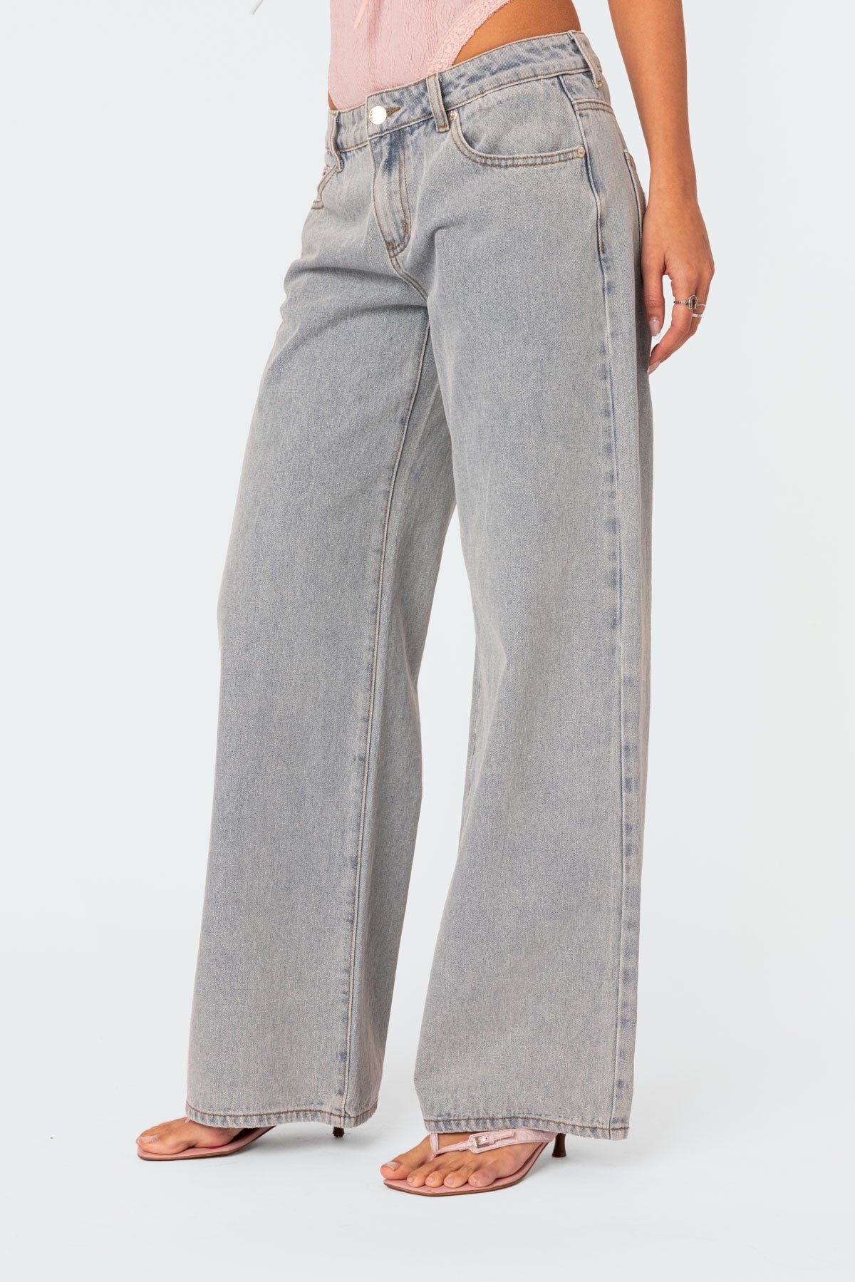 Jeans de Mujer Lavado Claro con Lazos Bordados, Pierna Ancha-83512-58af66d9-17bb-4c3a-bf2b-07cbd157185f