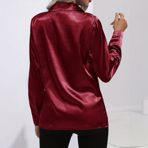 Blusa Elegante de Satén con Cuello Clásico