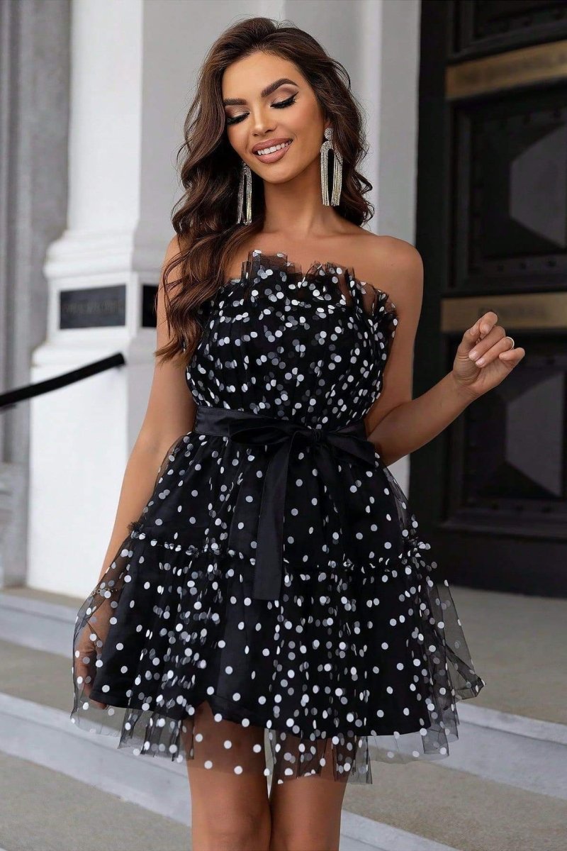 Vestido Coqueto de Lunares con Lazada