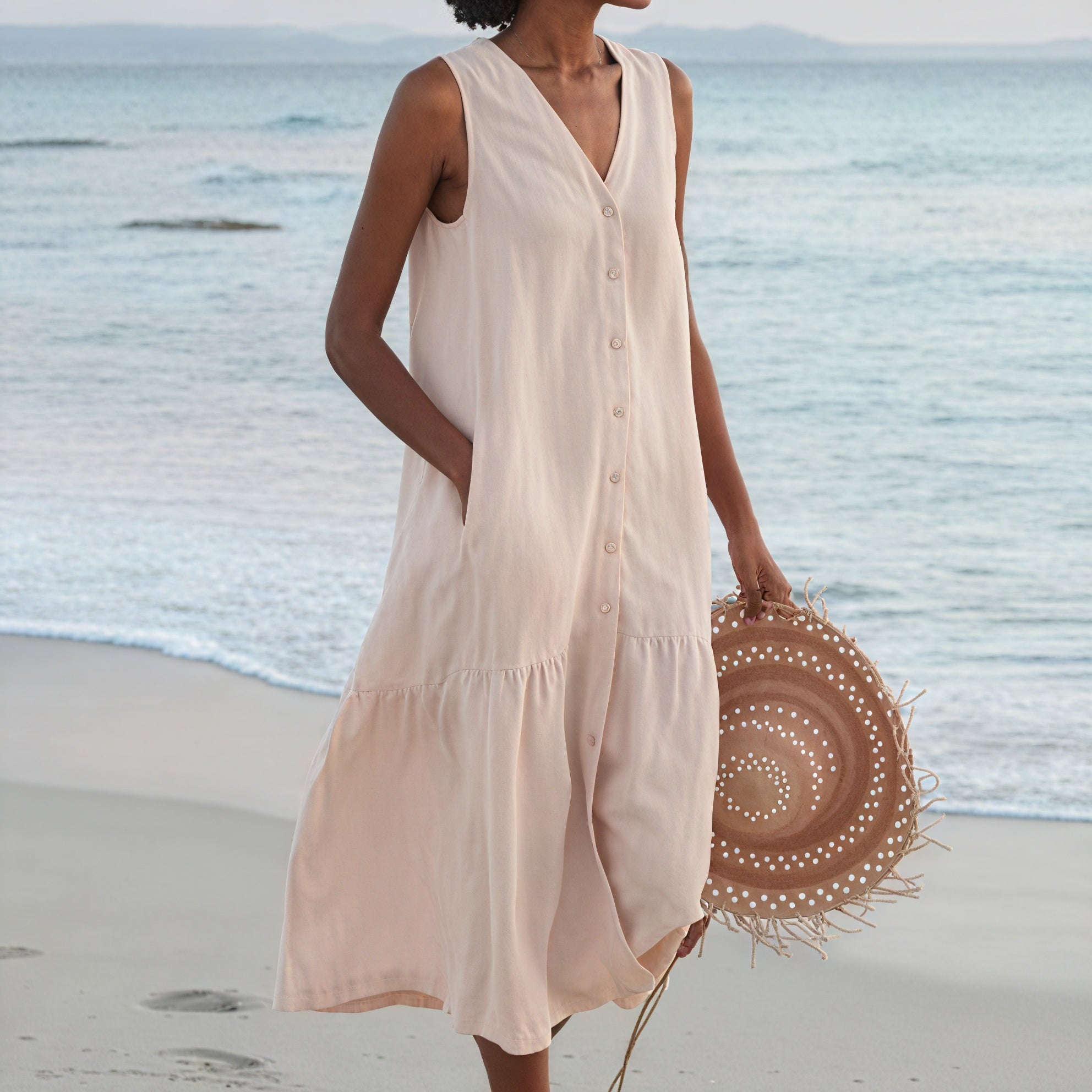 Vestido Midi Fluido Sin Mangas – Escote V, Abotonado, Bolsillos Laterales-67015-c9b4baa9-9102-4d14-a47a-6a7f1a1e1793