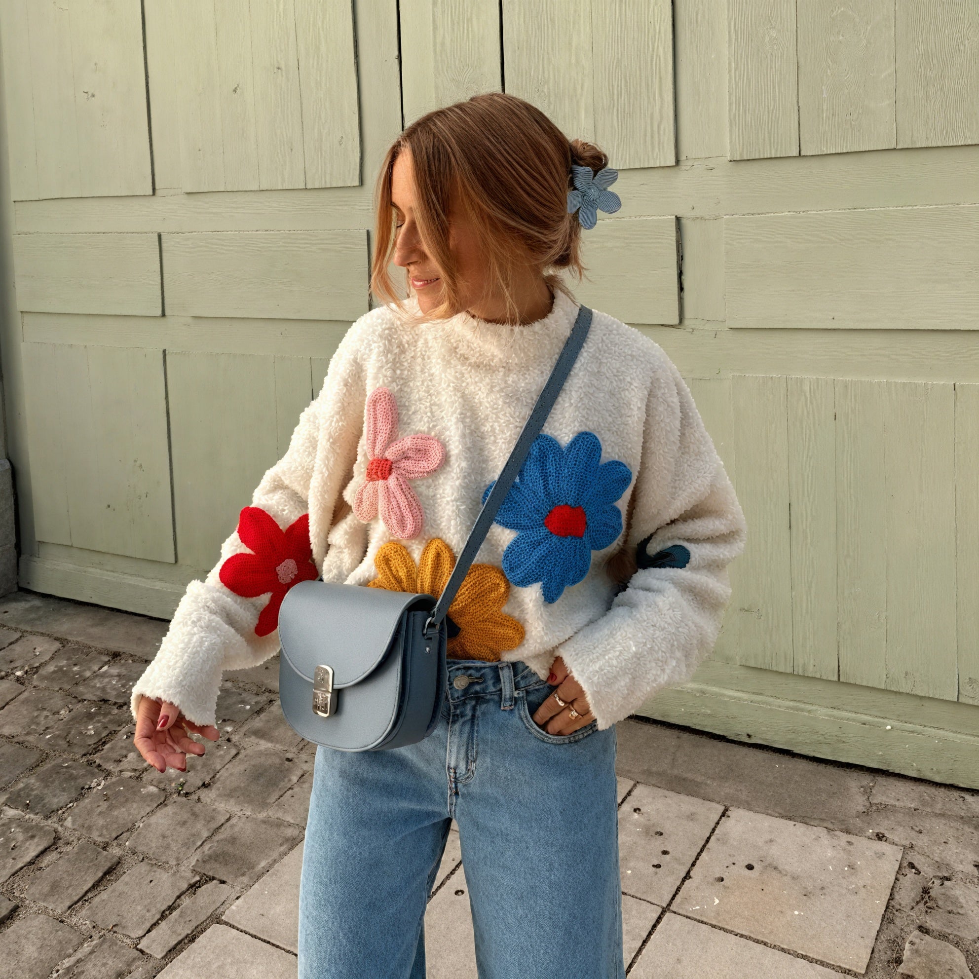 Suéter Oversized con Apliques Florales