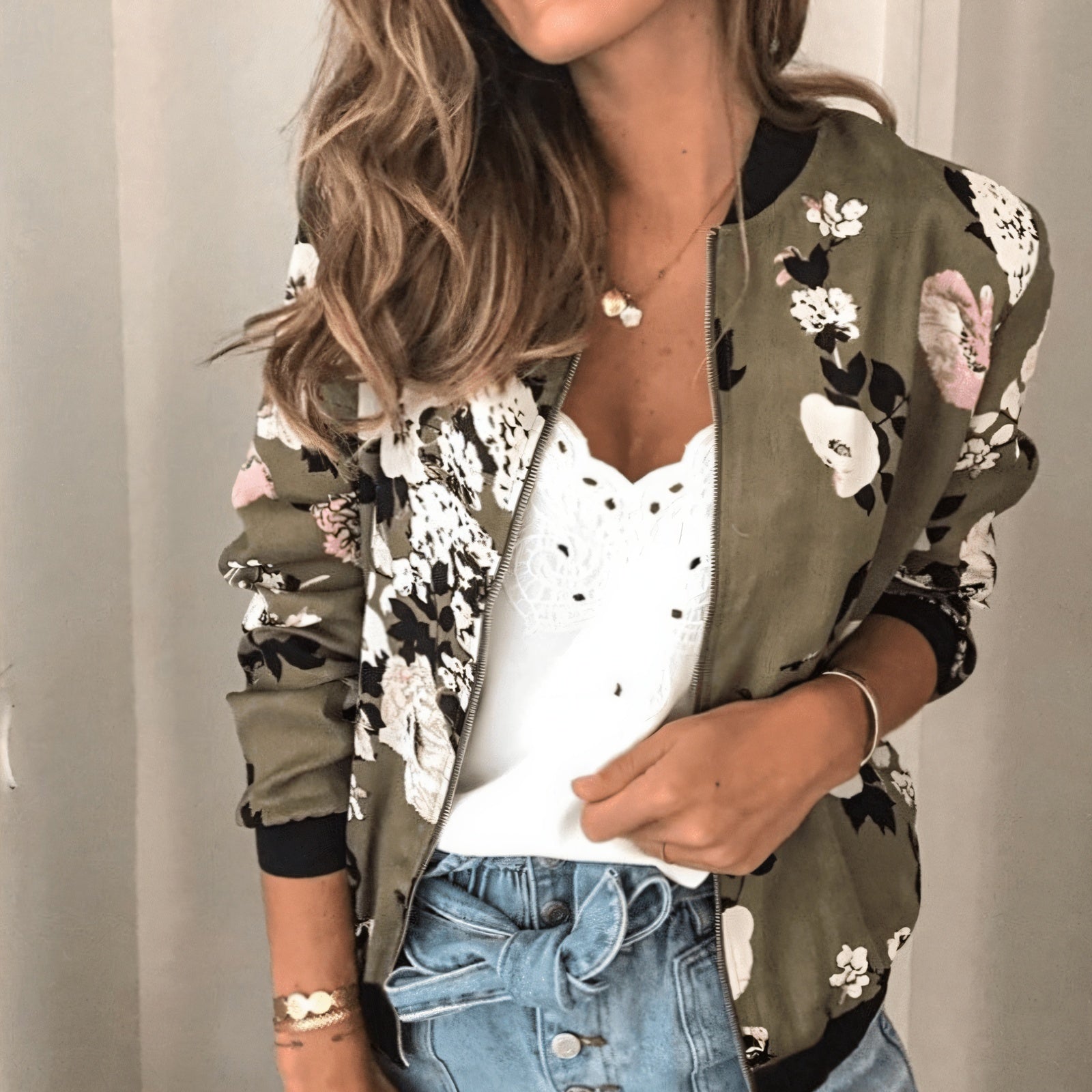 Chaqueta Bomber Floral Chic