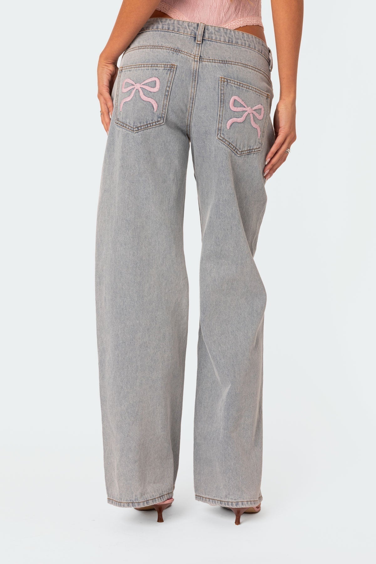 Jeans de Mujer Lavado Claro con Lazos Bordados, Pierna Ancha-83512-6789a4e9-9004-4711-9829-c95821dbe823