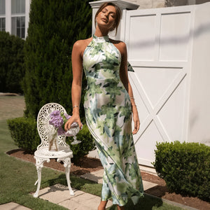 Vestido Halter Floral Fluido