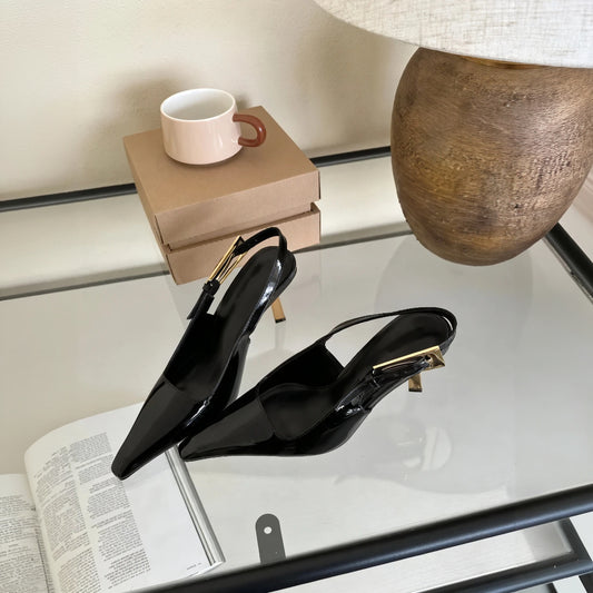 Elegancia Minimalista: Tacones Slingback Sofisticados