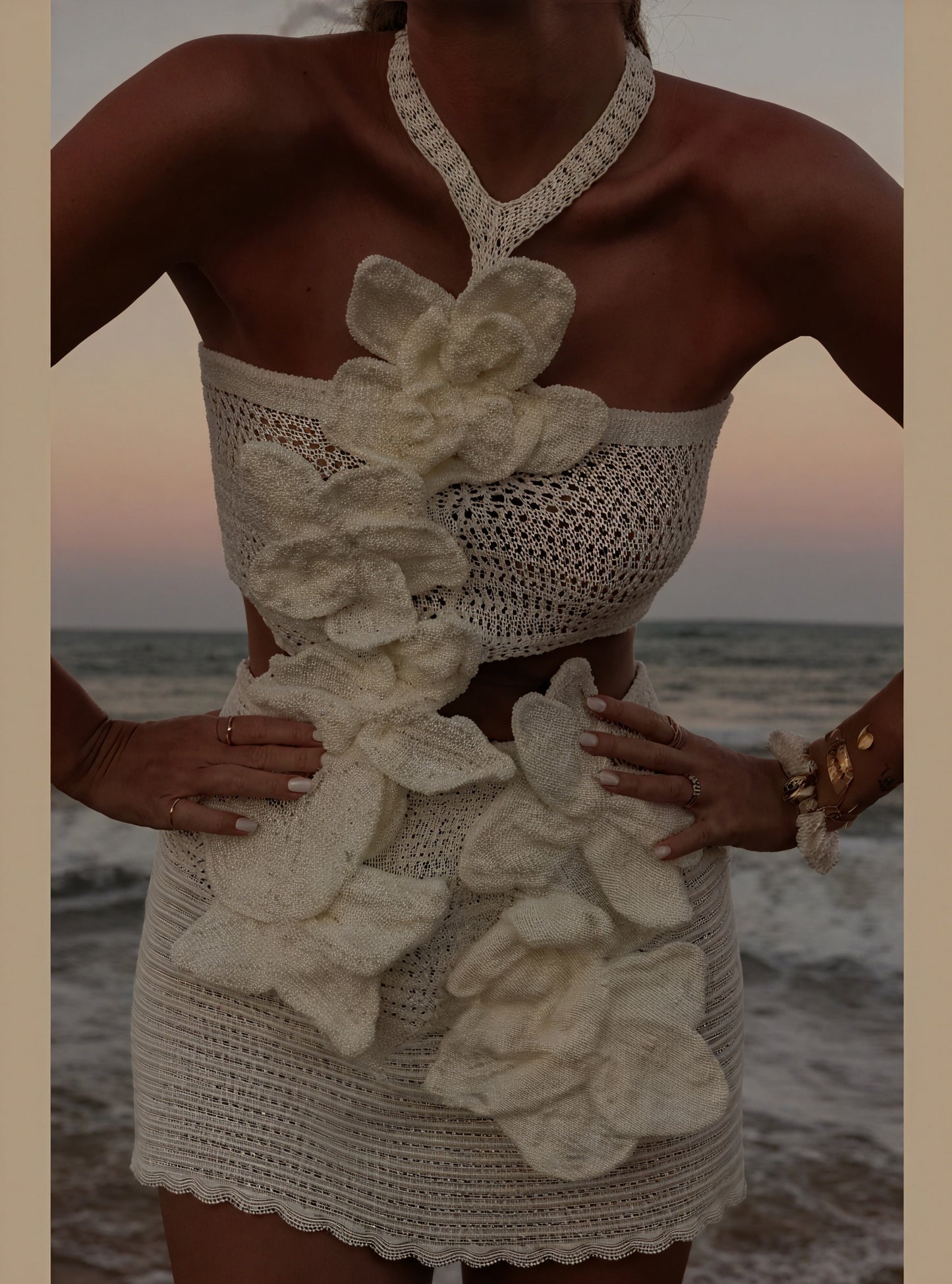Vestido Crochet Floral con Choker