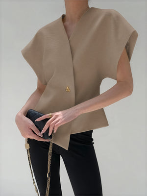 Top Elegante con Detalle Dorado Sofisticado