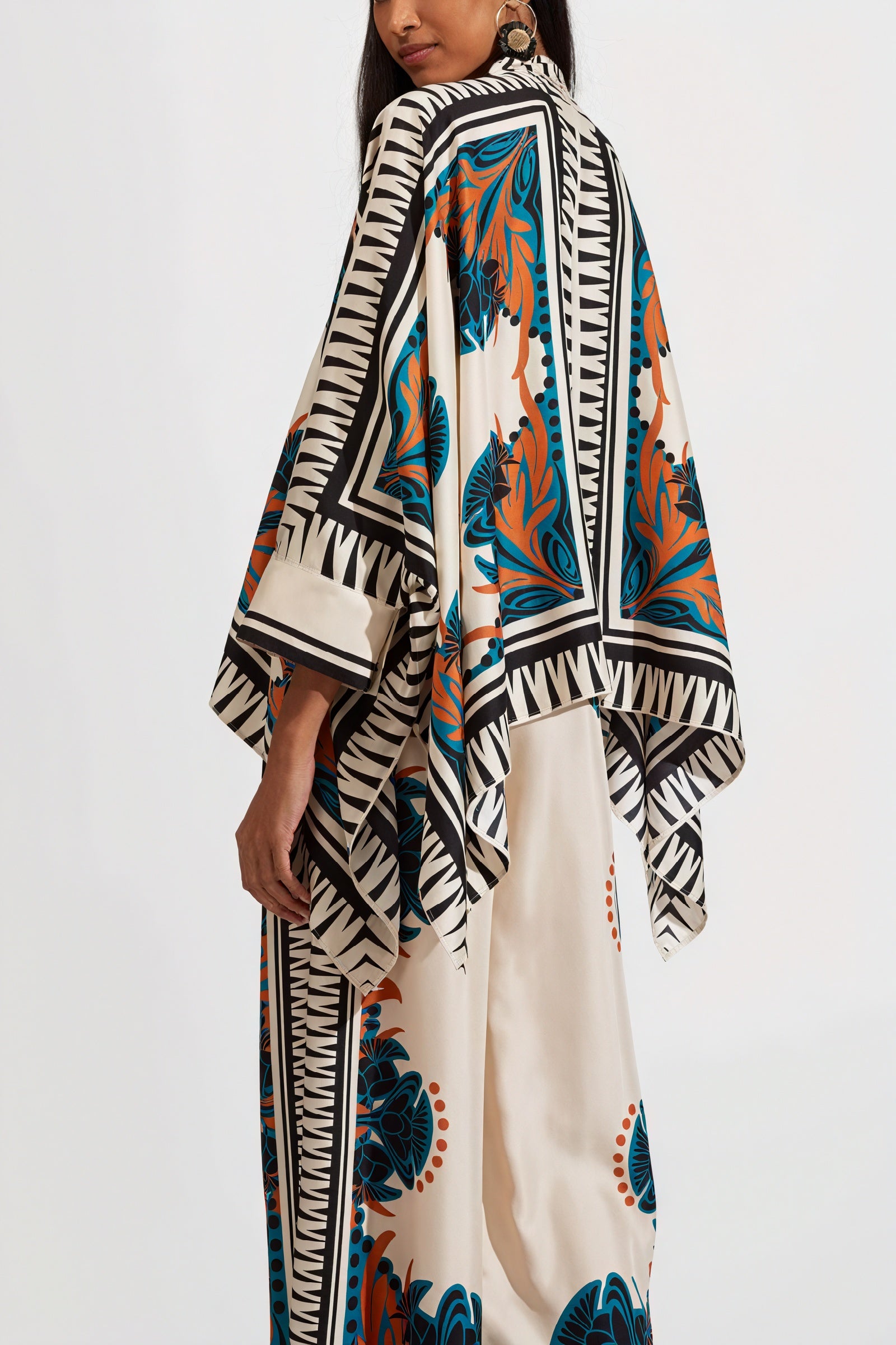 Conjunto Kimono Estampado y Pantalón Palazzo