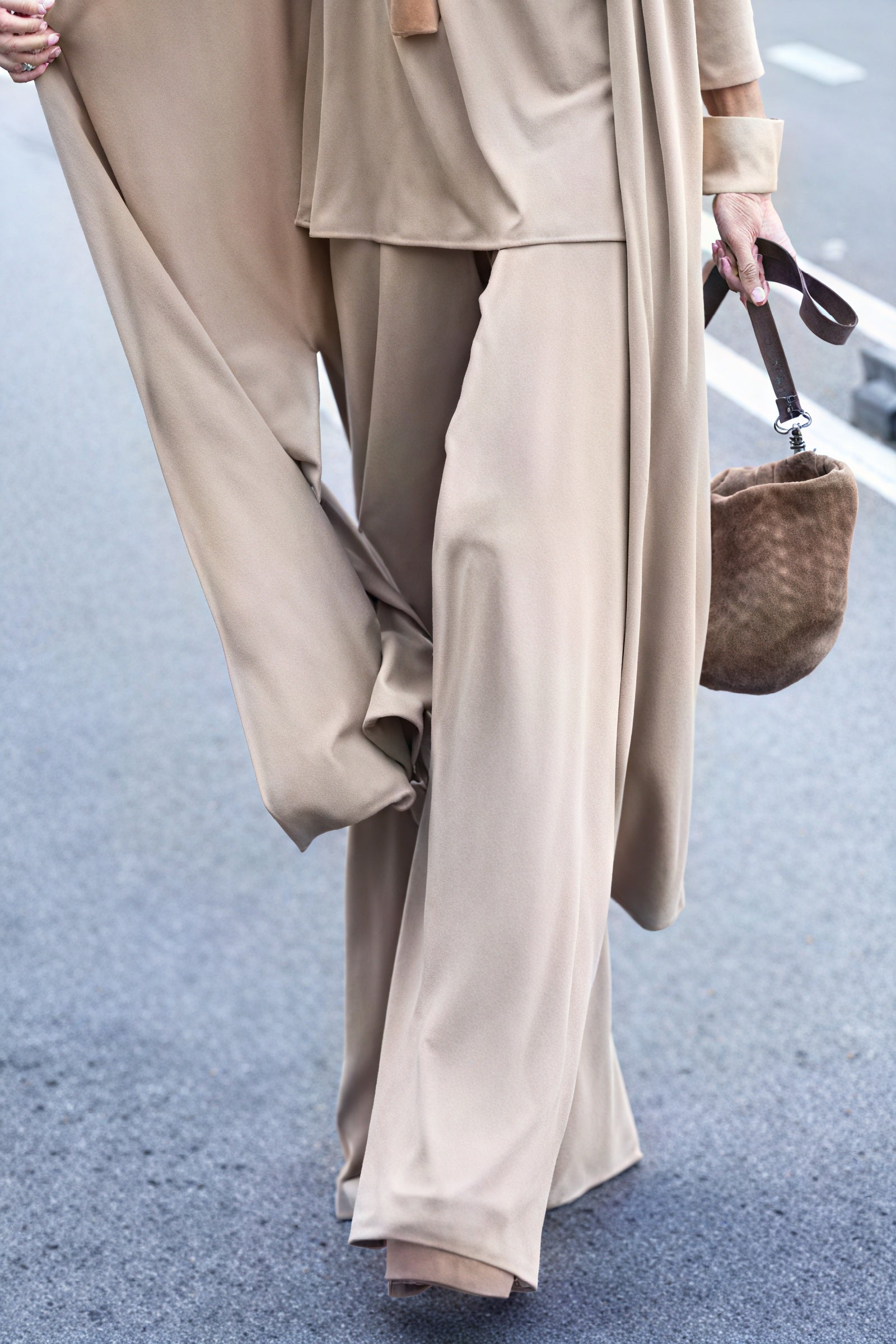 Conjunto Sofisticado: Top, Pantalón y Kimono