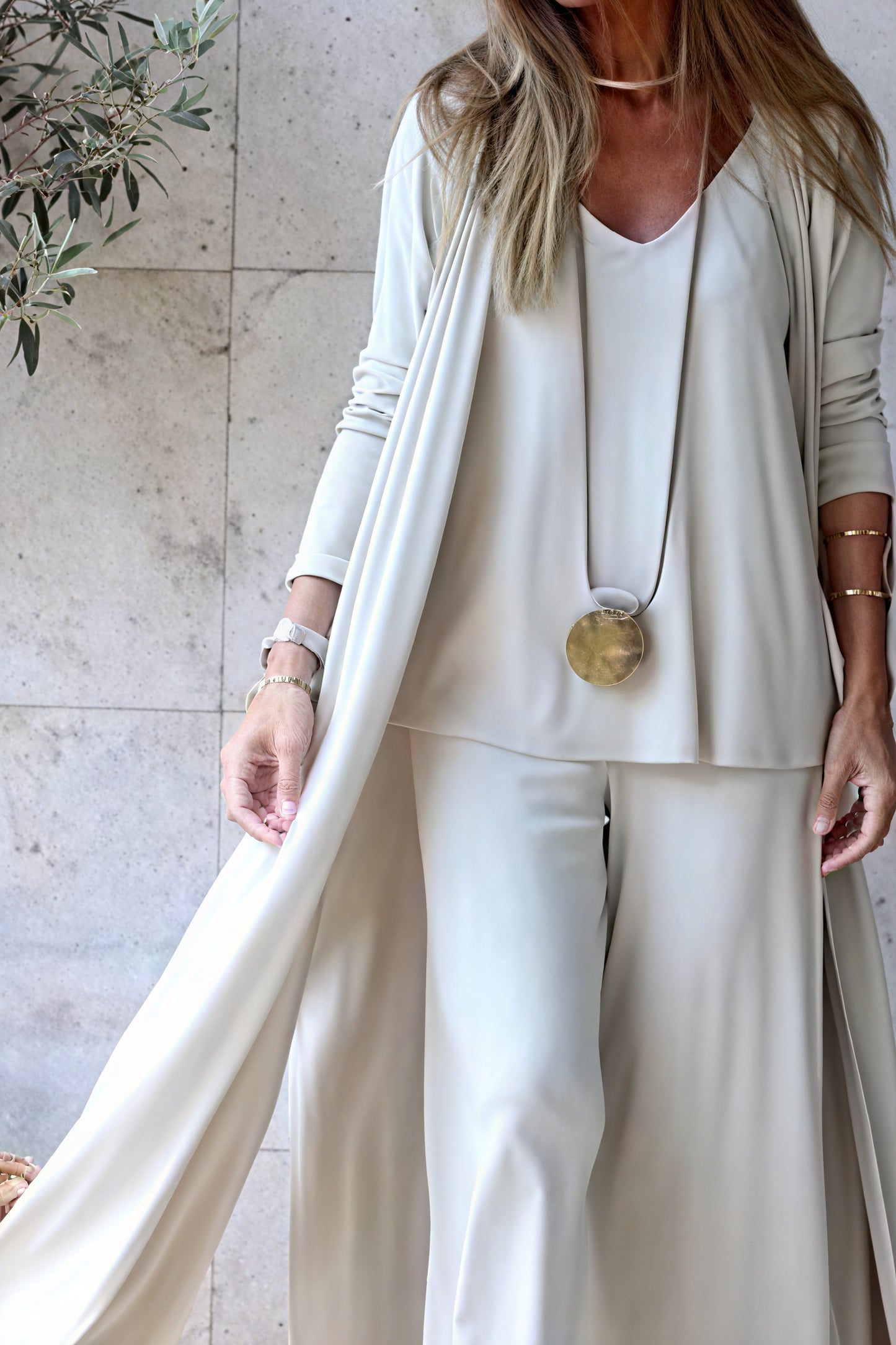 Conjunto Sofisticado: Top, Pantalón y Kimono