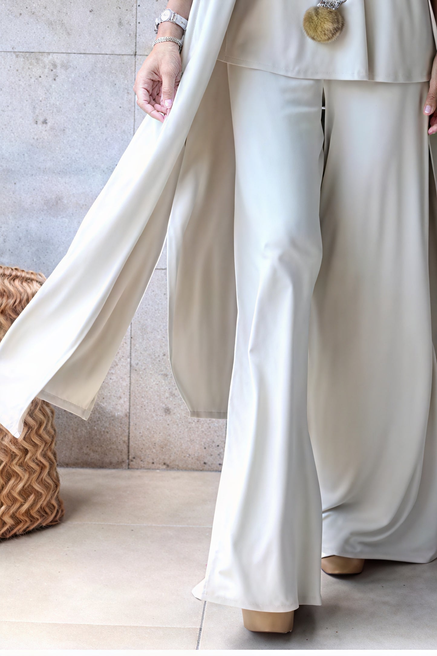 Conjunto Sofisticado: Top, Pantalón y Kimono