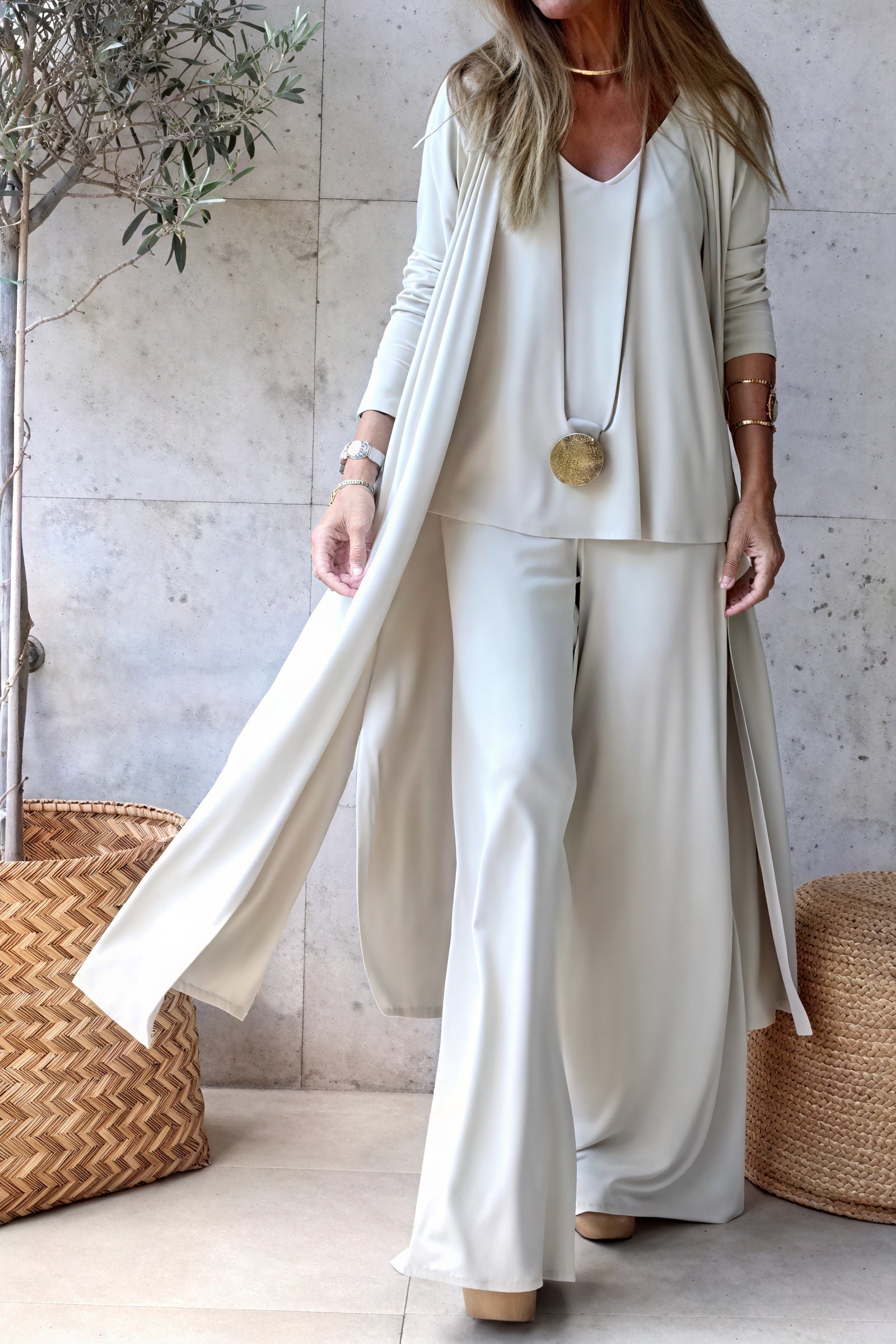 Conjunto Sofisticado: Top, Pantalón y Kimono