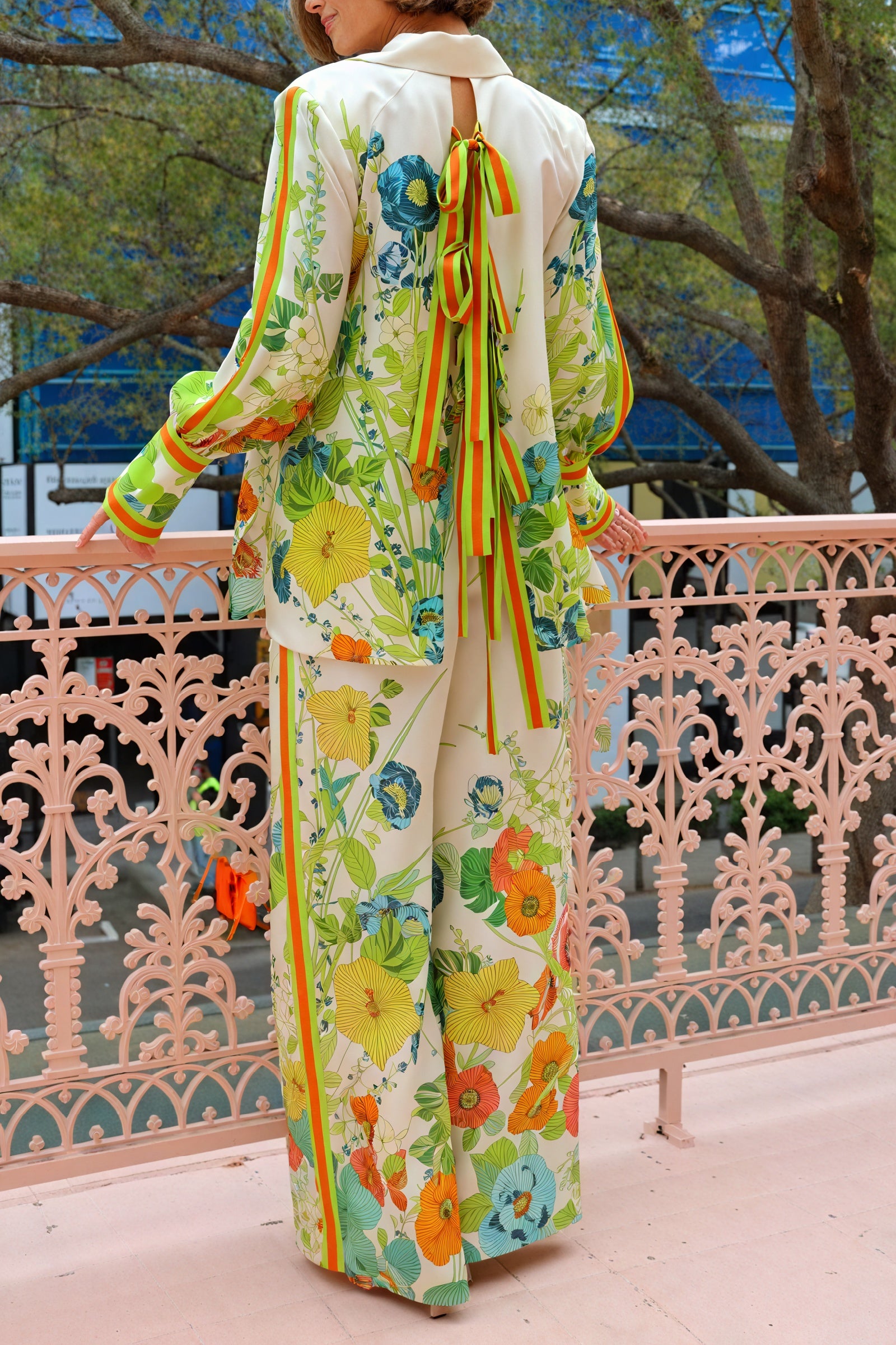 Traje Floral Estampado de Pierna Ancha
