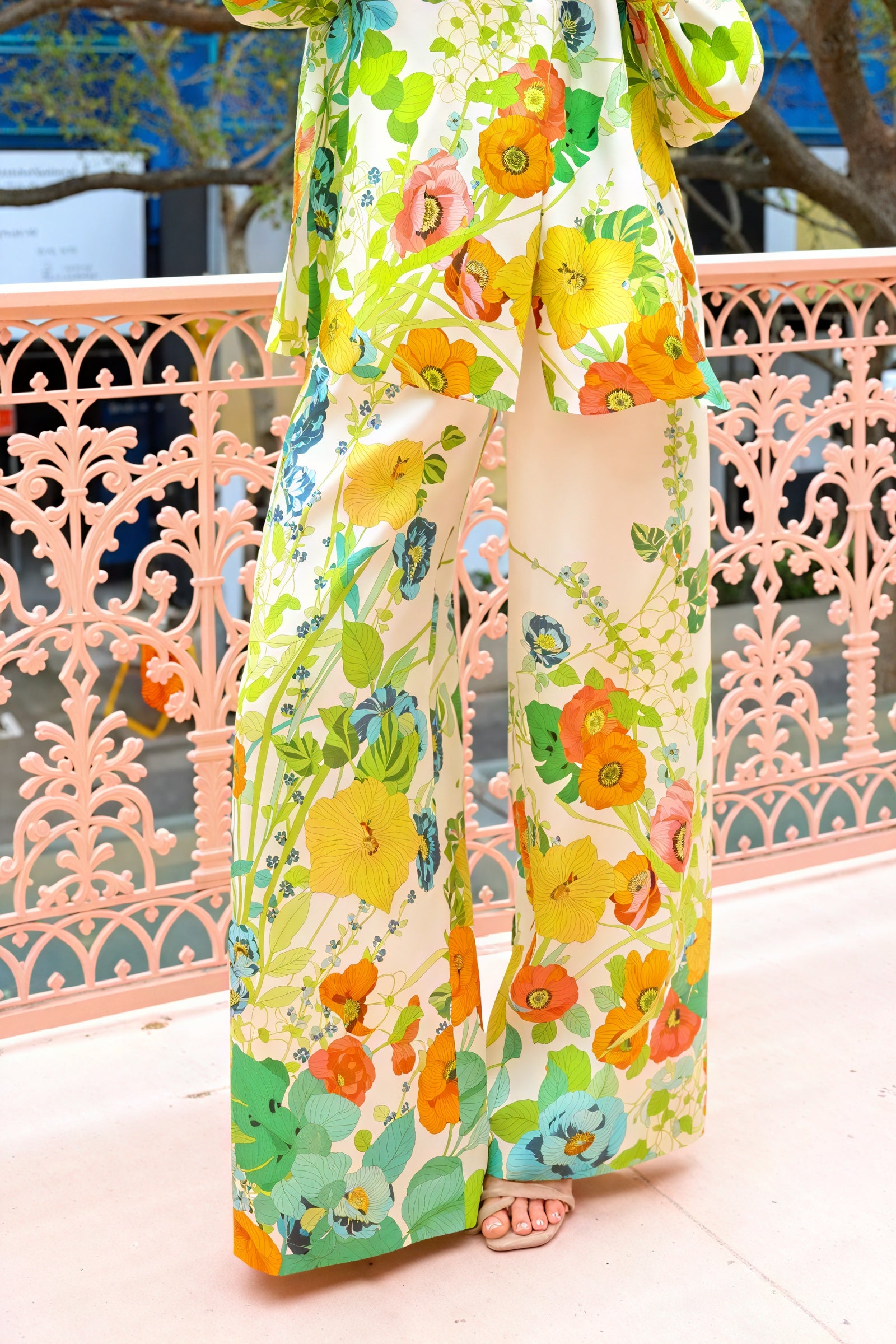 Traje Floral Estampado de Pierna Ancha