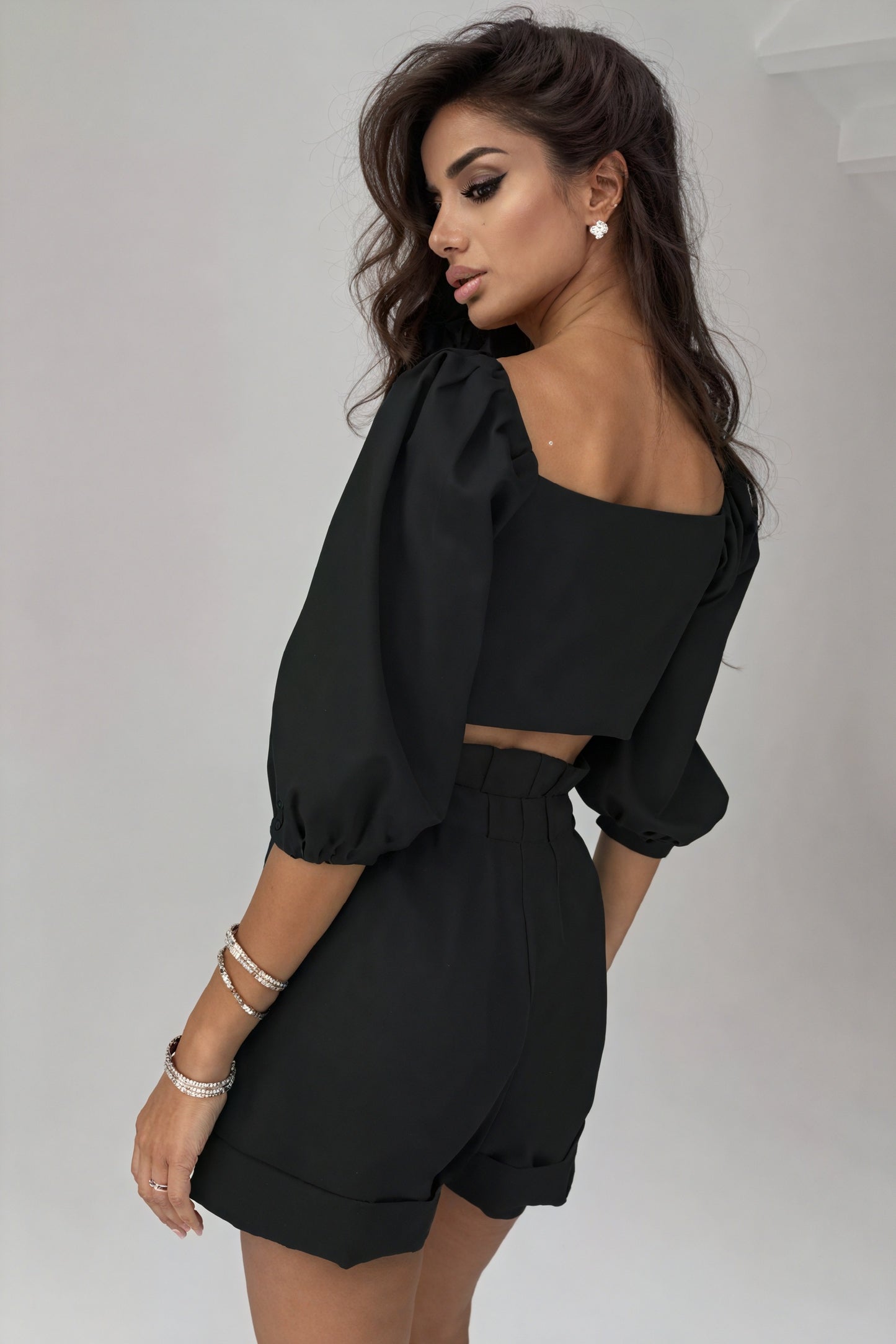 Conjunto Chic Top Corto y Shorts Cintura Alta