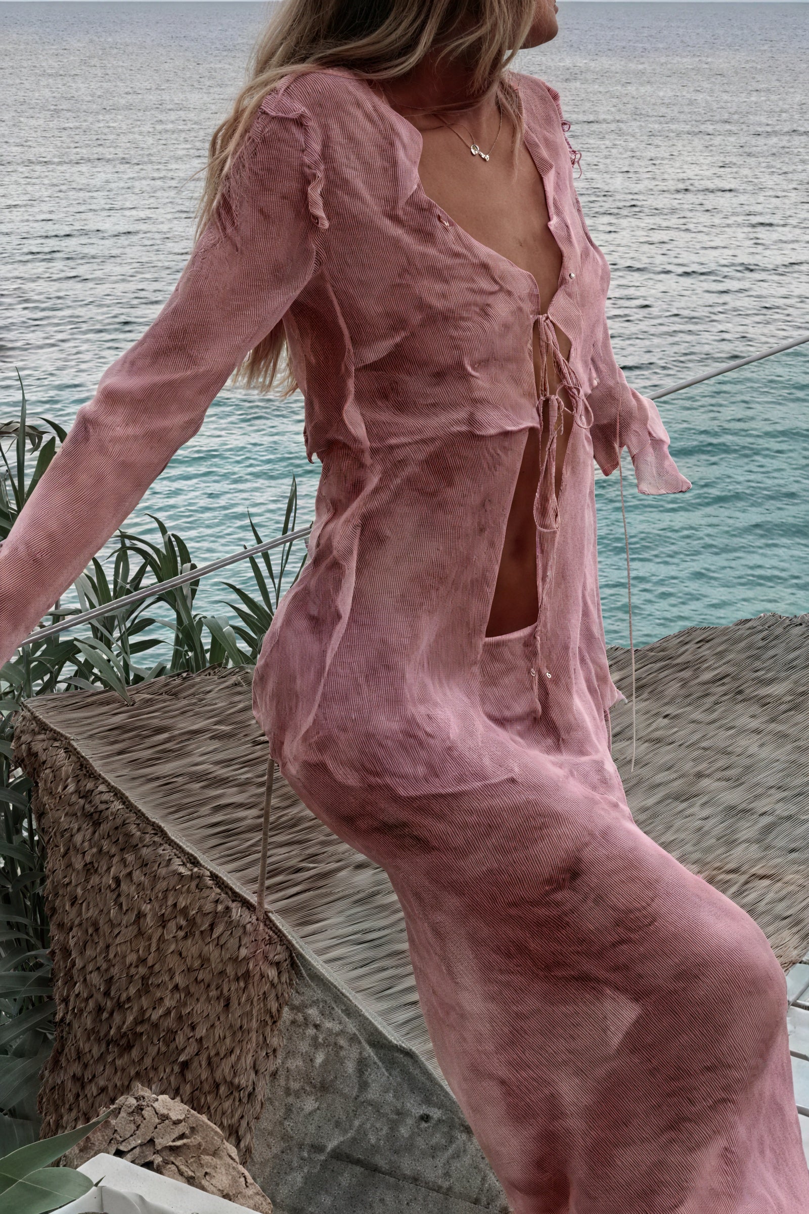 Conjunto Texturizado: Top Anudado y Falda Maxi