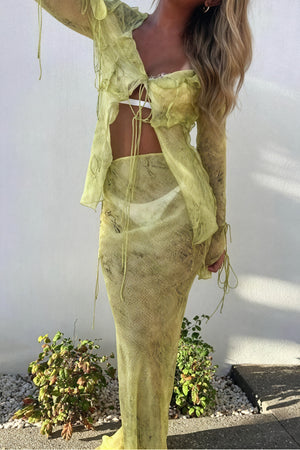 Conjunto Texturizado: Top Anudado y Falda Maxi