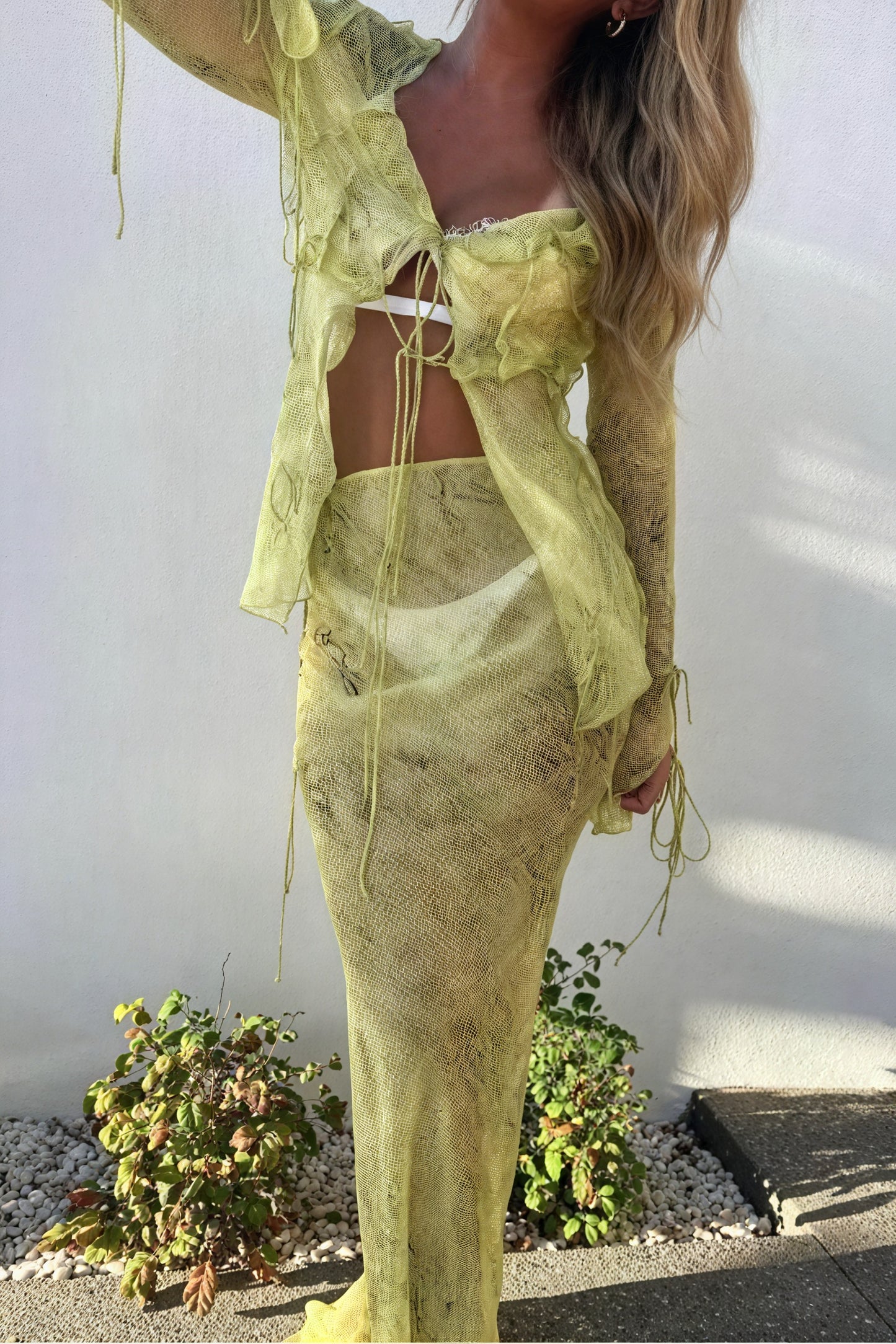 Conjunto Texturizado: Top Anudado y Falda Maxi