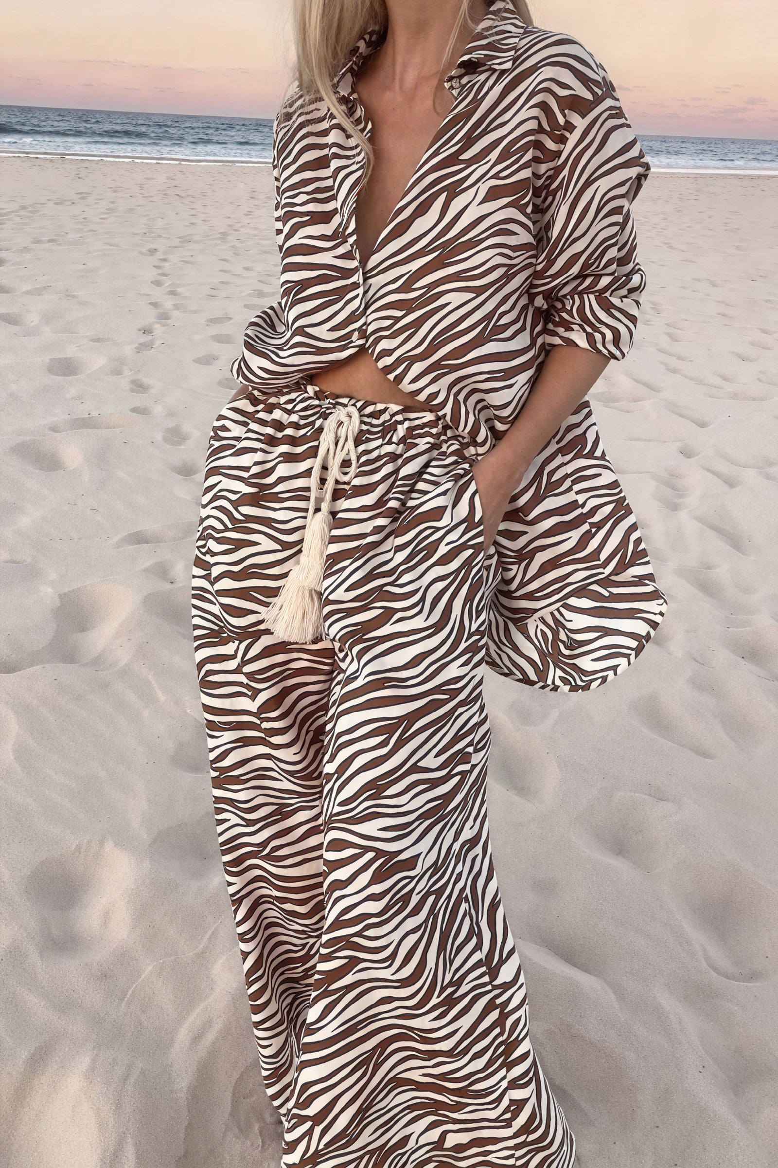 Conjunto Estampado Cebra: Camisa y Pantalón