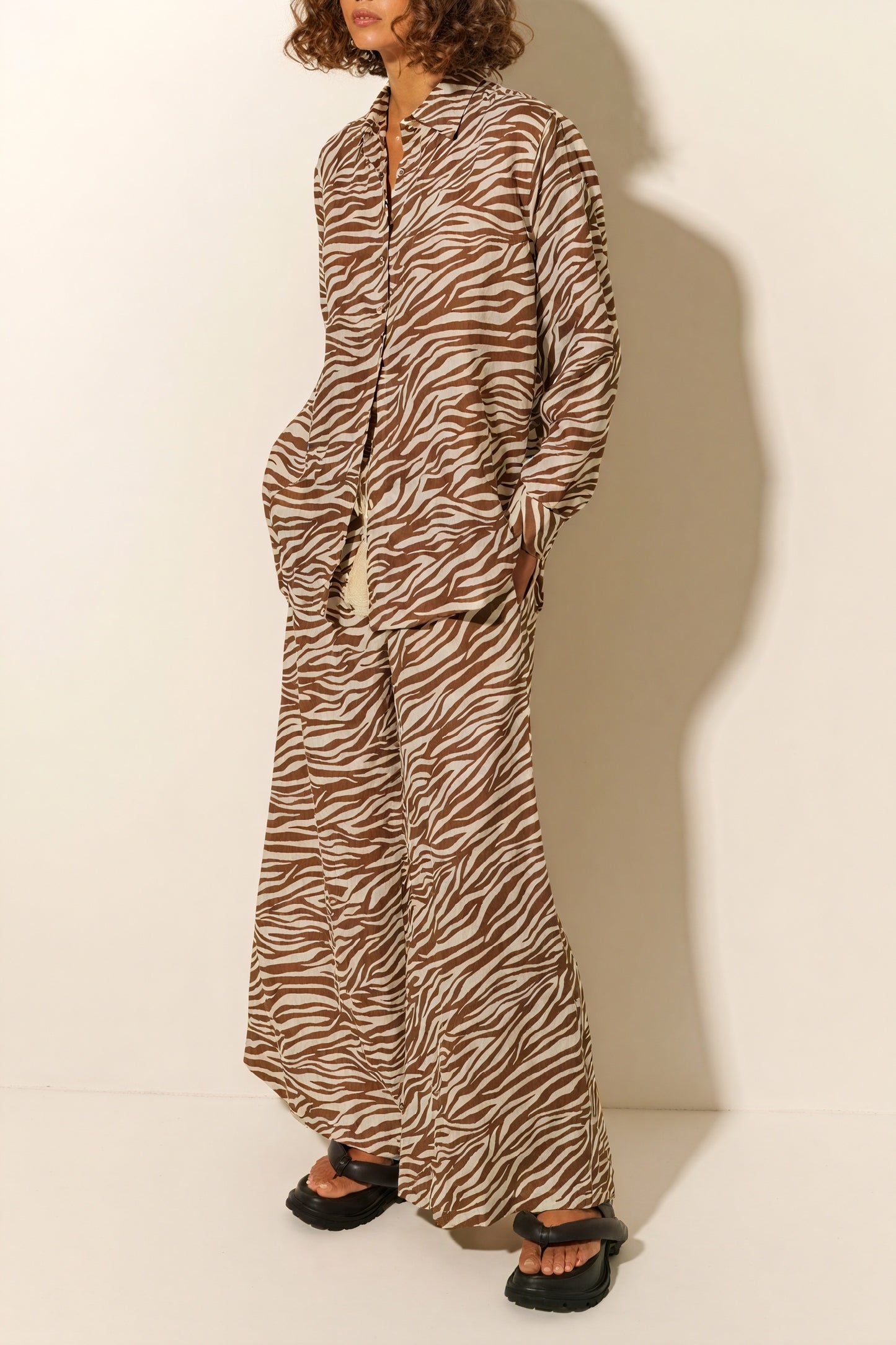 Conjunto Estampado Cebra: Camisa y Pantalón