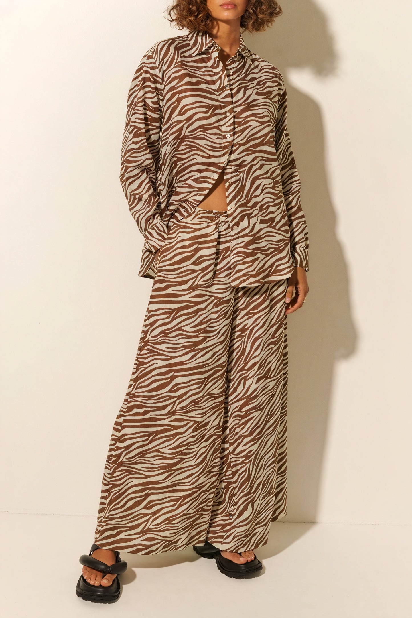 Conjunto Estampado Cebra: Camisa y Pantalón