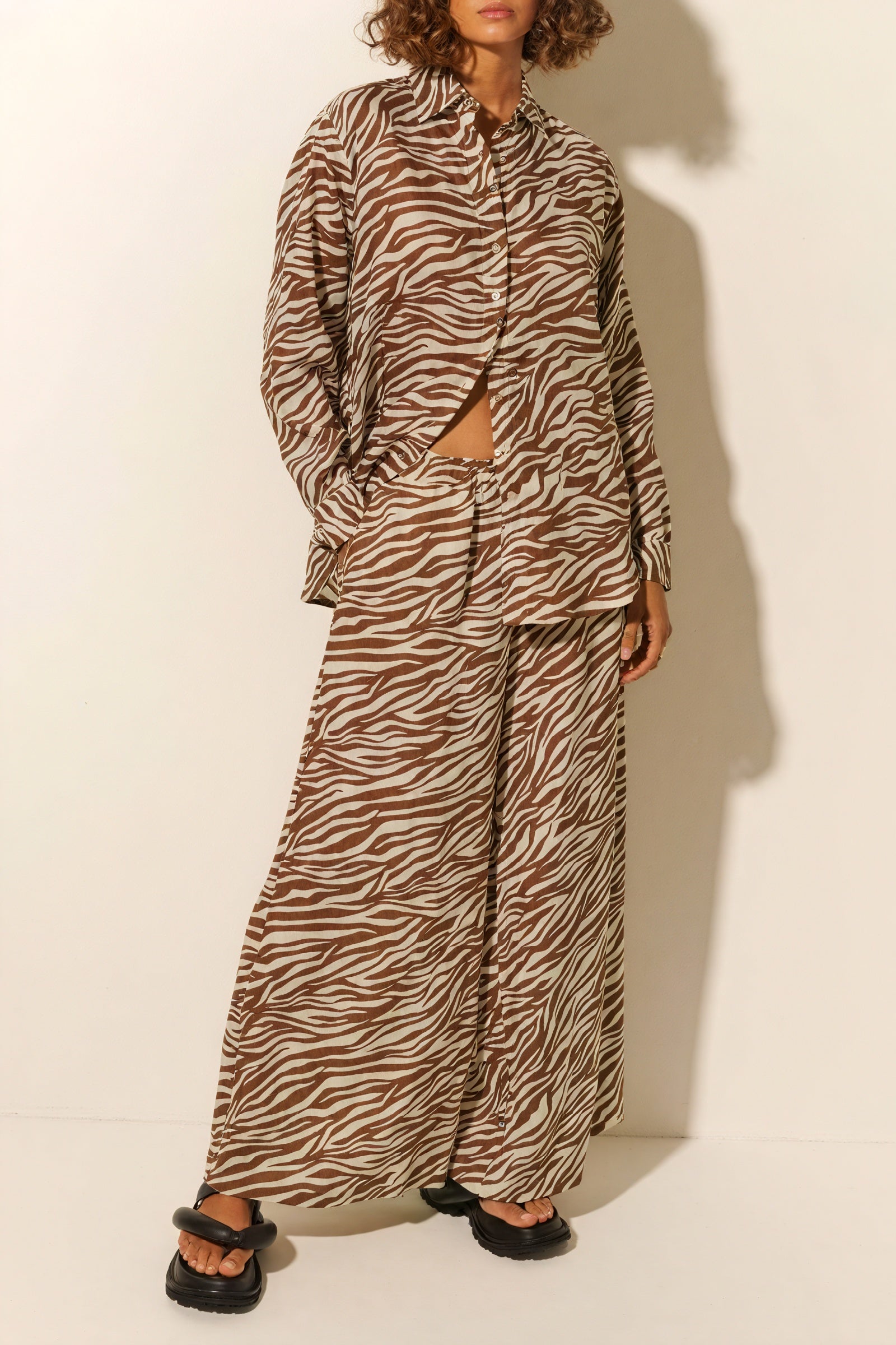 Conjunto Estampado Cebra: Camisa y Pantalón