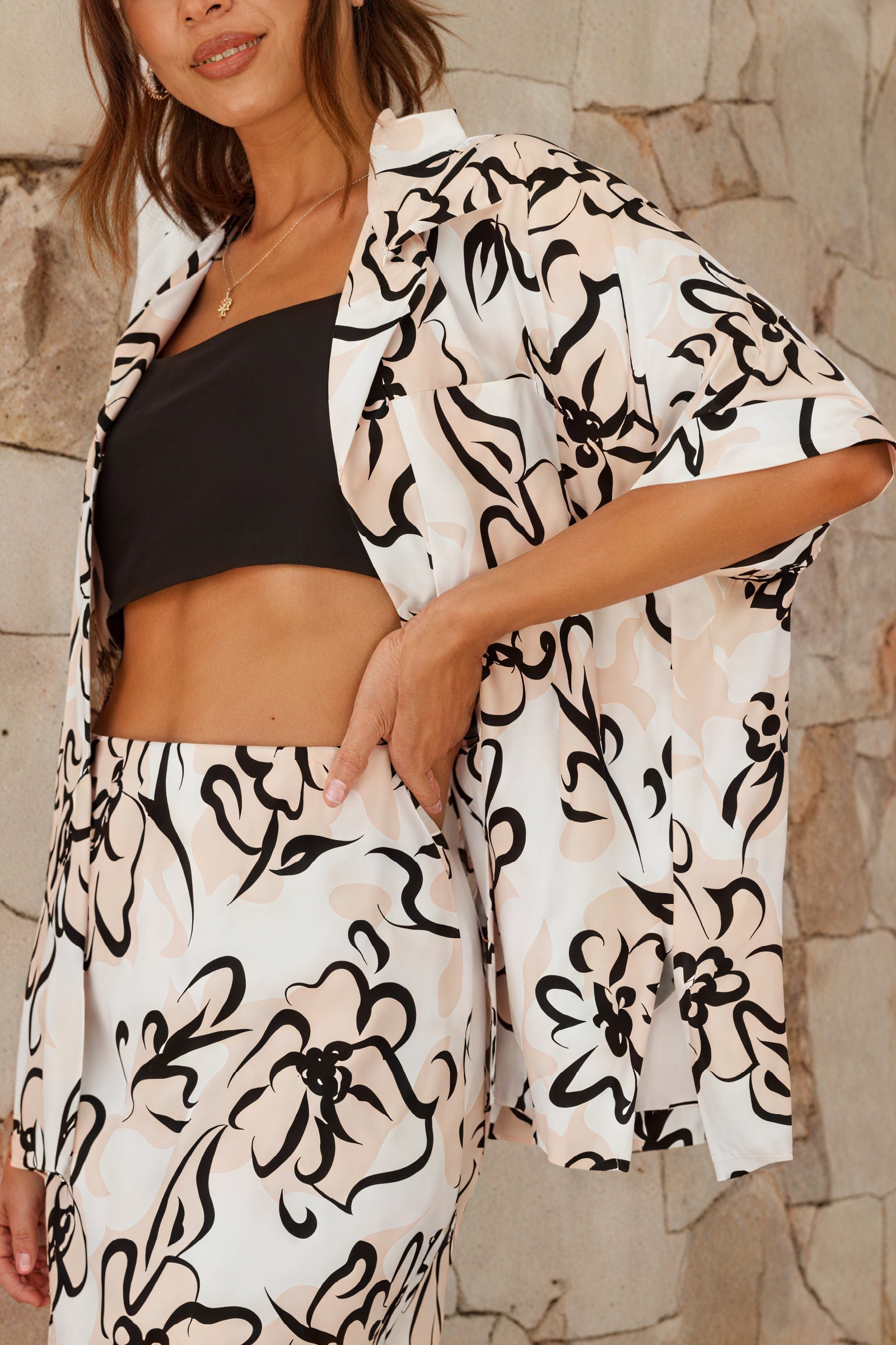 Conjunto Floral Chic: Blazer y Falda Midi