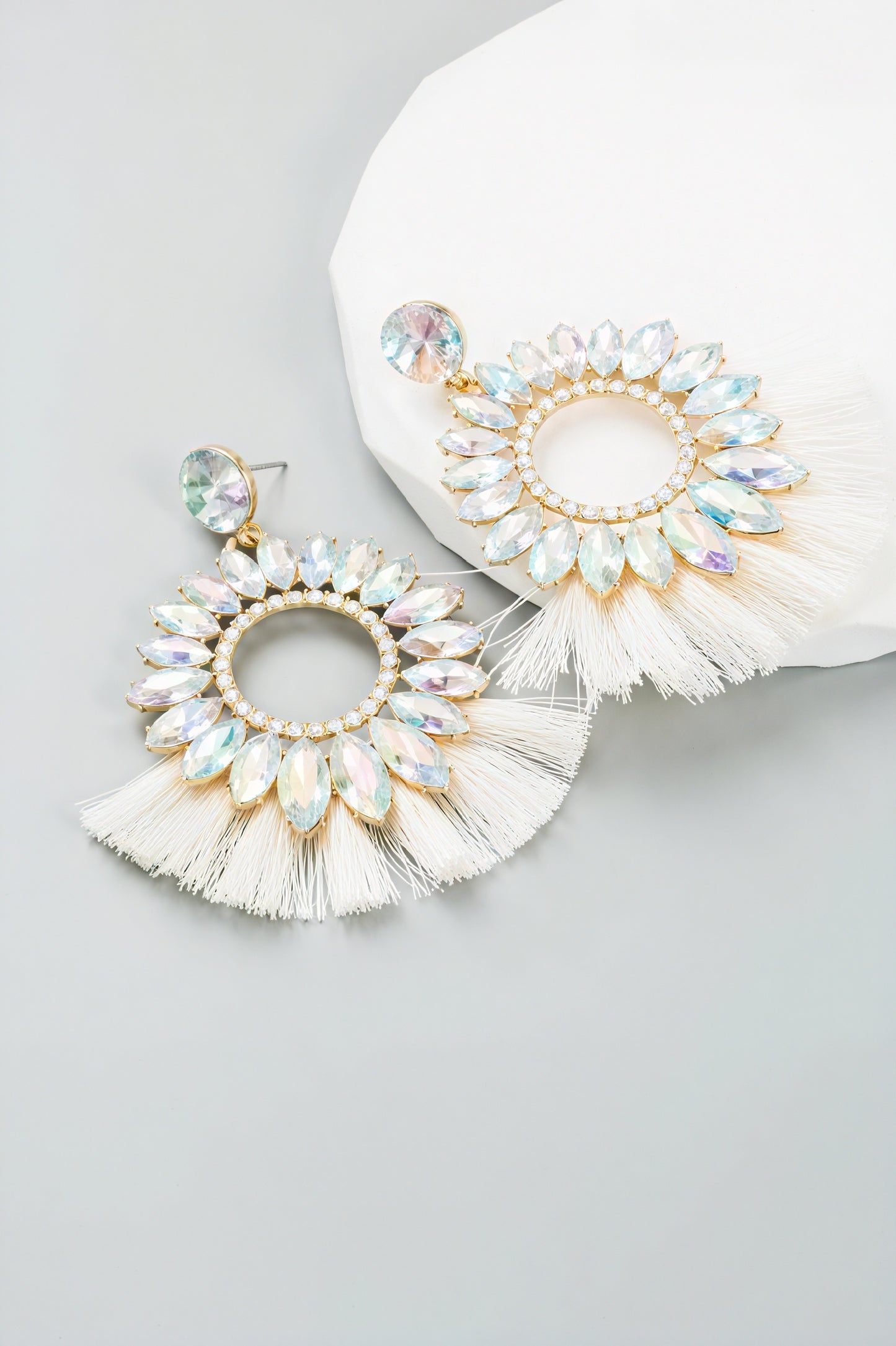 Pendientes Statement con Detalles Deslumbrantes