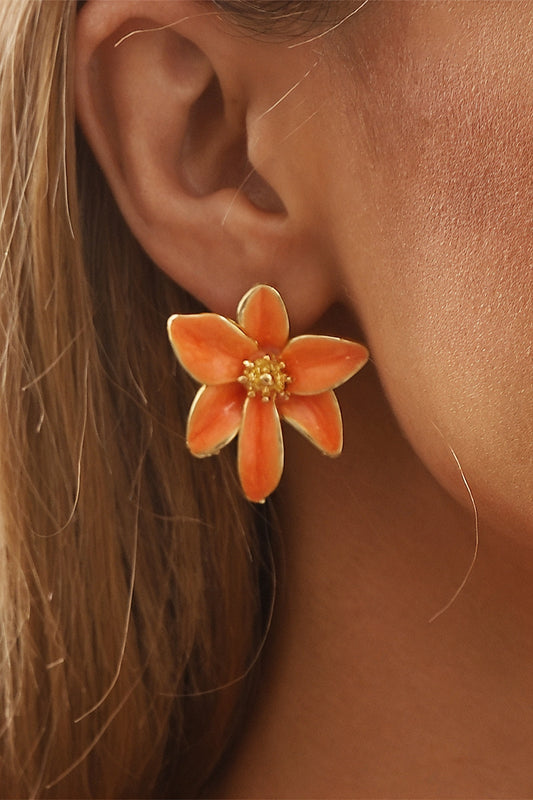 Pendientes Florales con Detalle Dorado