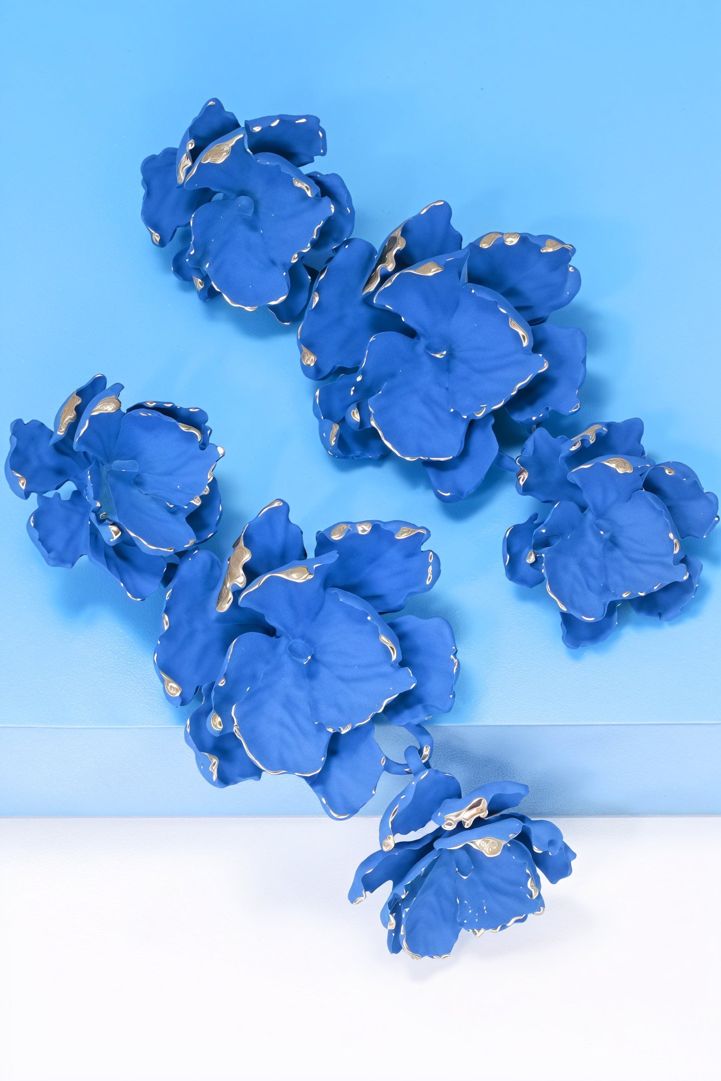 Elegantes Pendientes Florales Esculturales