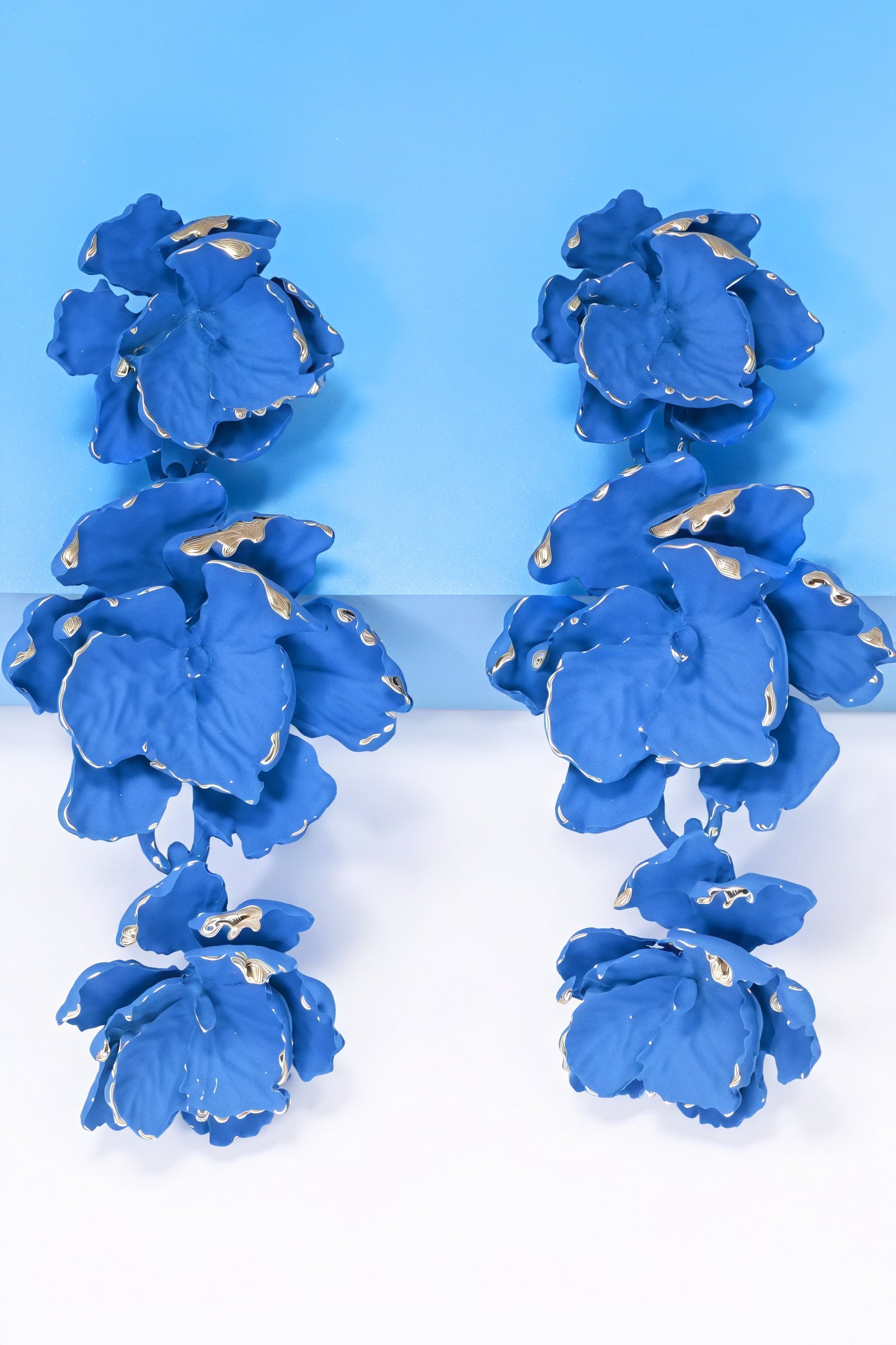Elegantes Pendientes Florales Esculturales