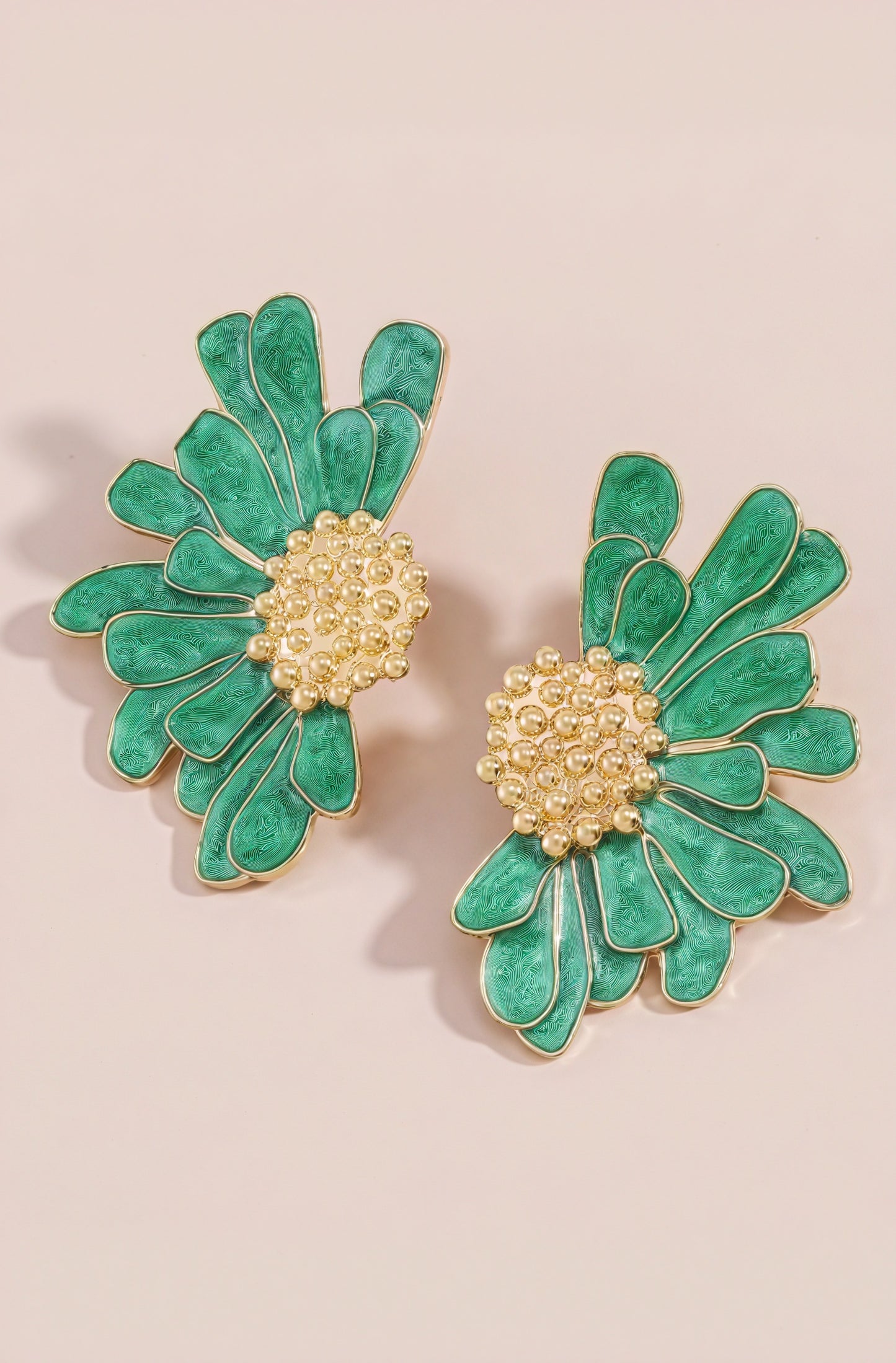 Pendientes Florales con Esmalte Artístico