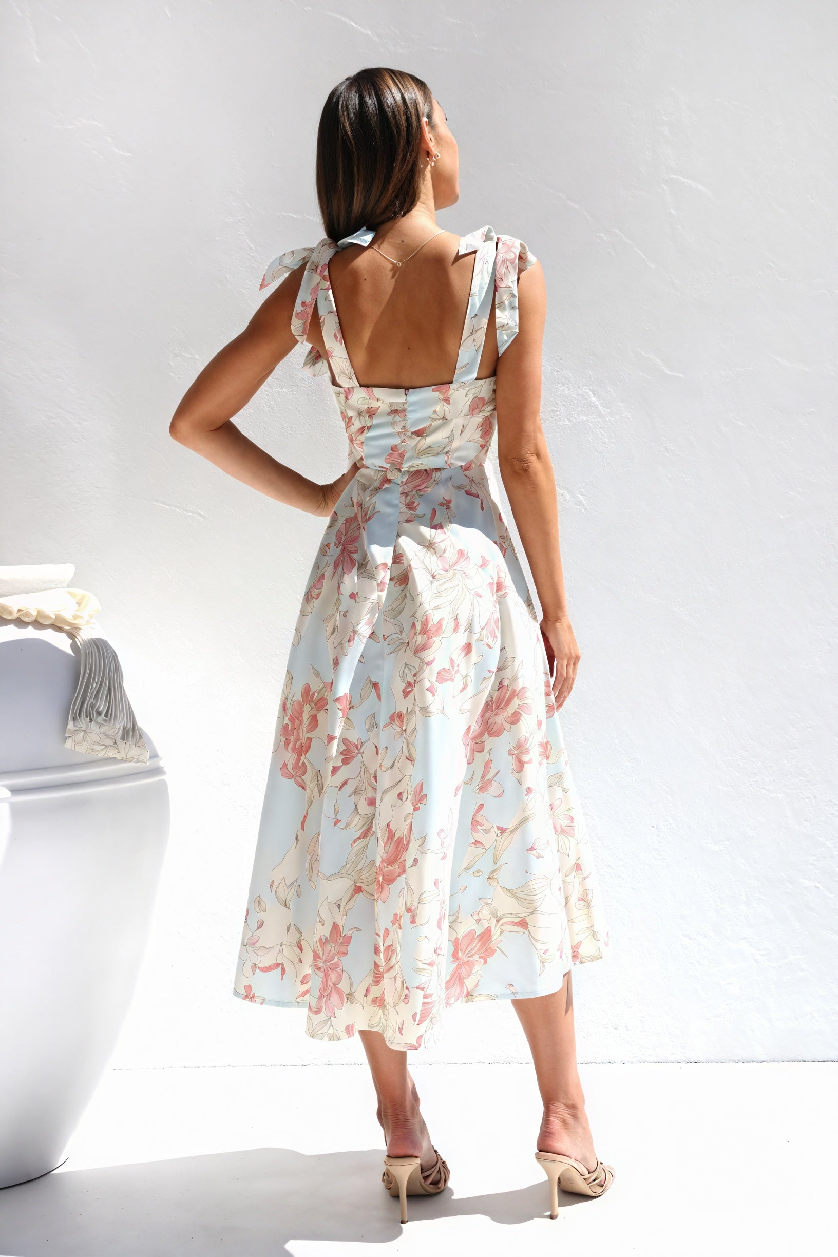 Vestido Midi Floral con Tirantes Anudados