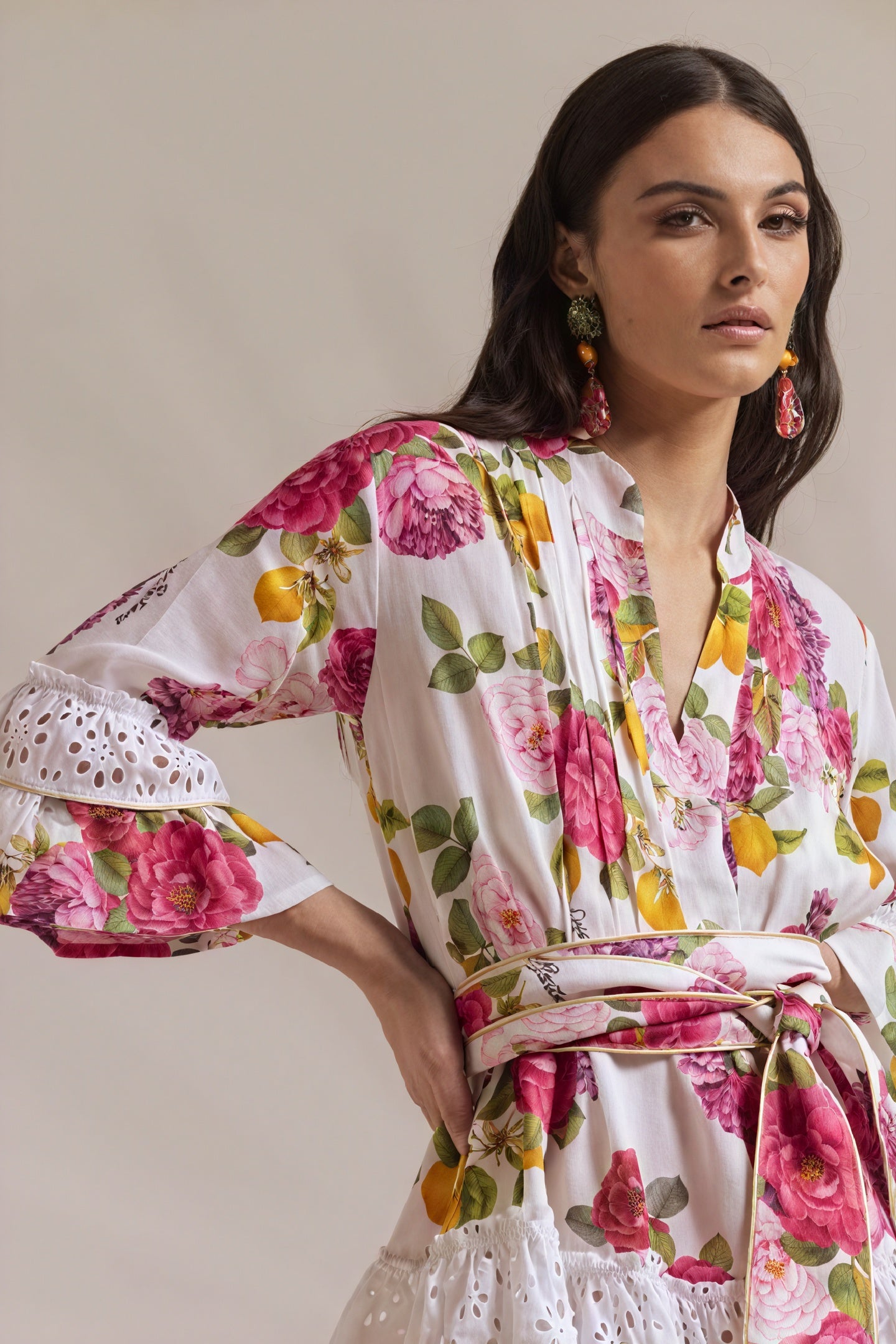 Vestido Floral Estilo Envolvente con Volantes